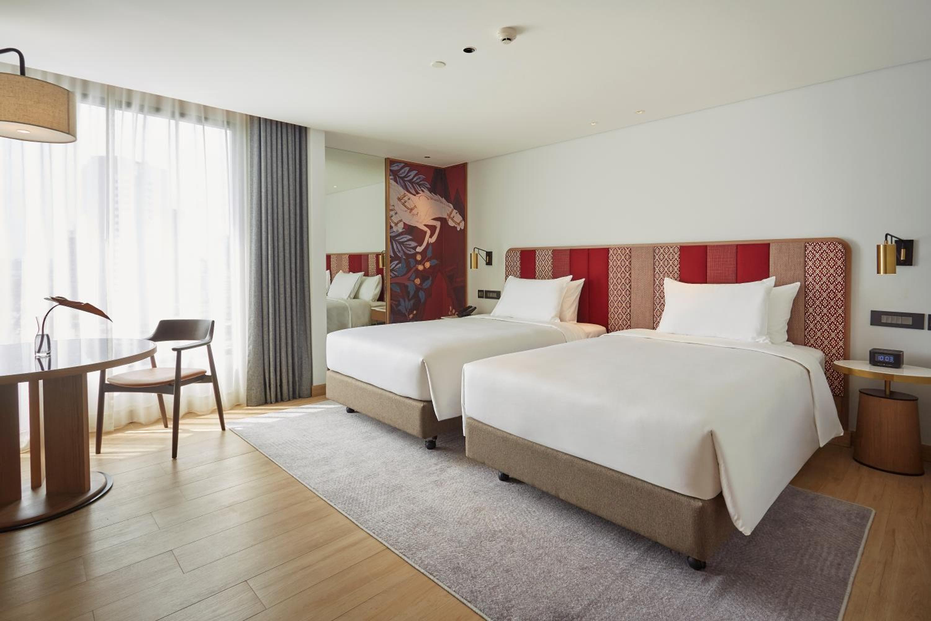 Montien Hotel Surawong Bangkok — 13