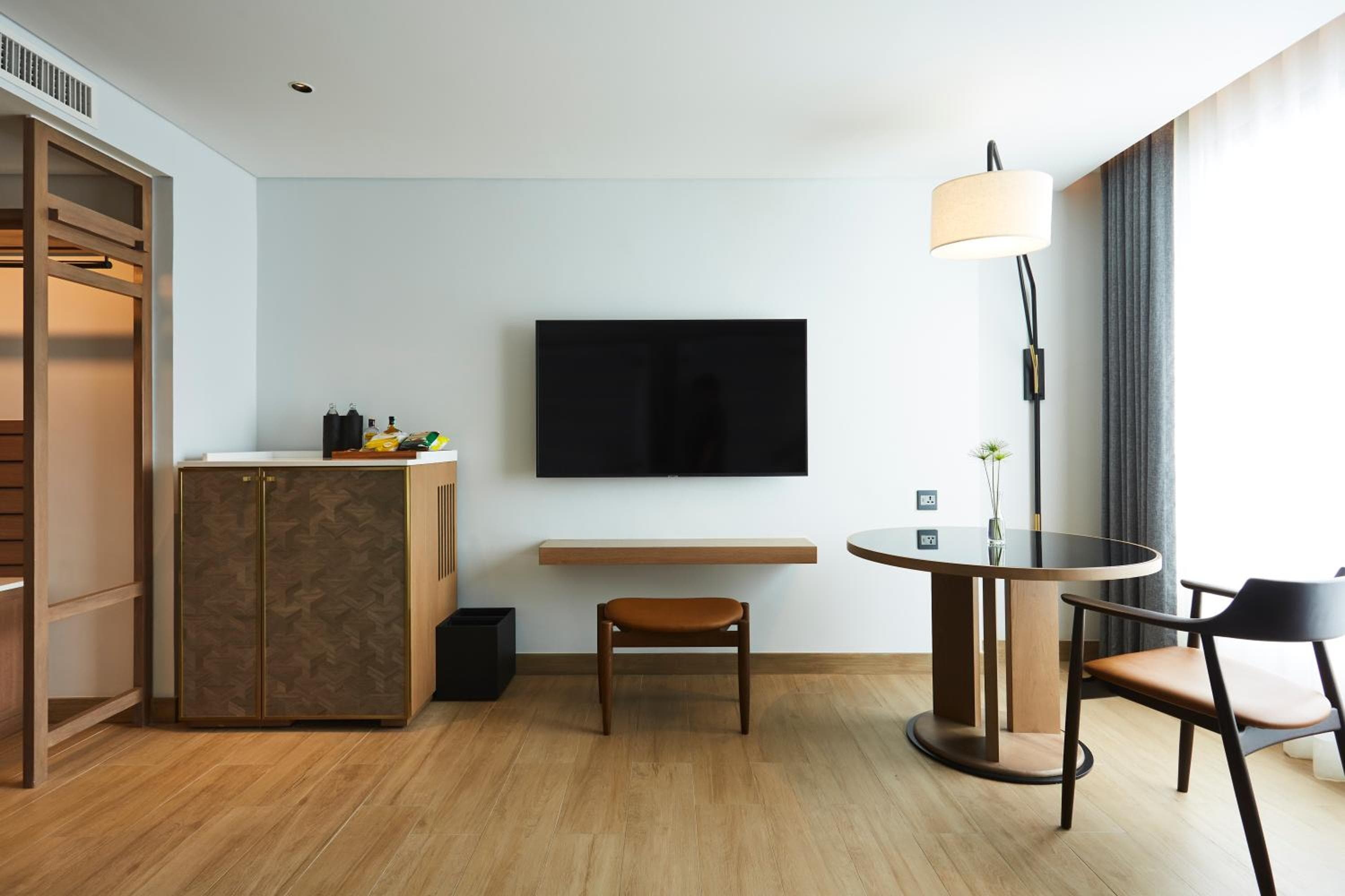 Montien Hotel Surawong Bangkok — 27