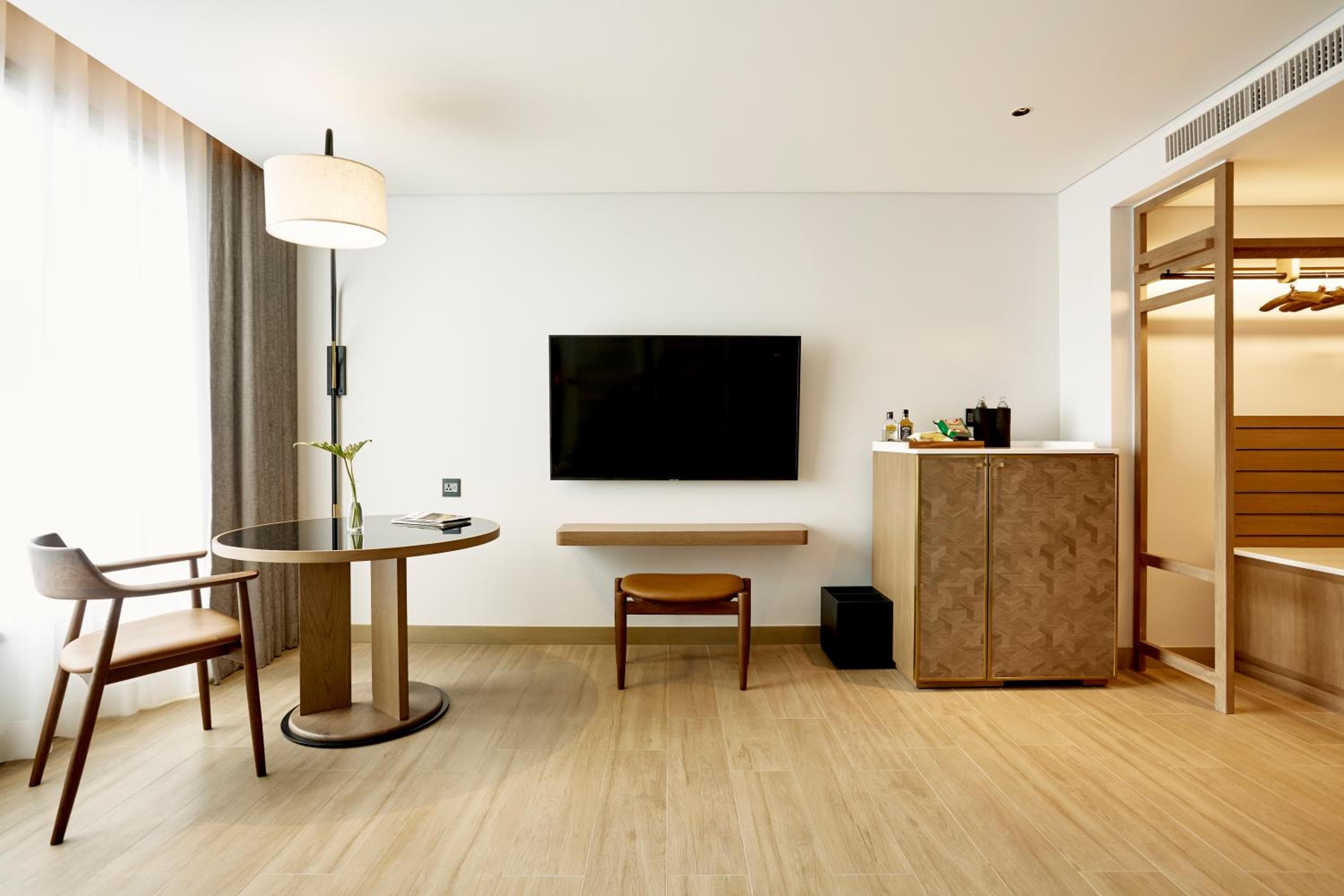 Montien Hotel Surawong Bangkok — 25