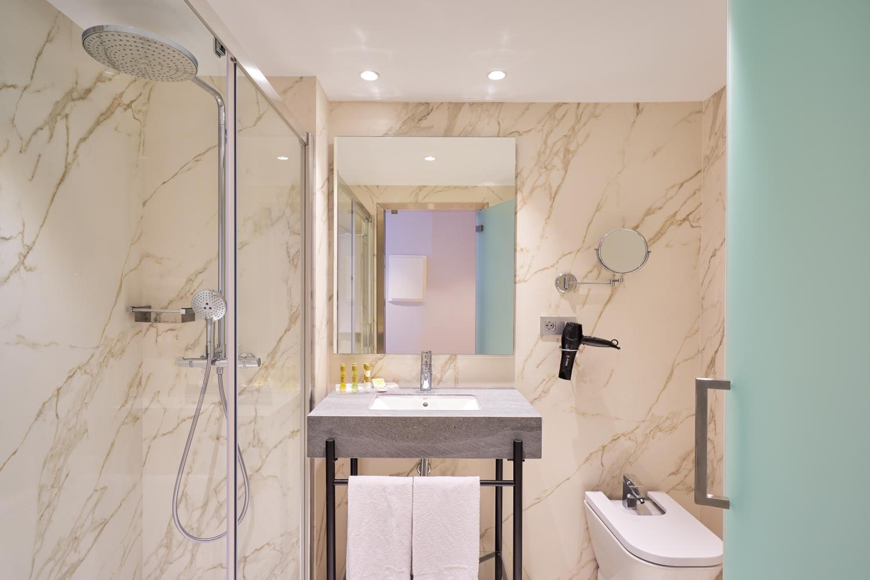 Eurostars Astoria — 11