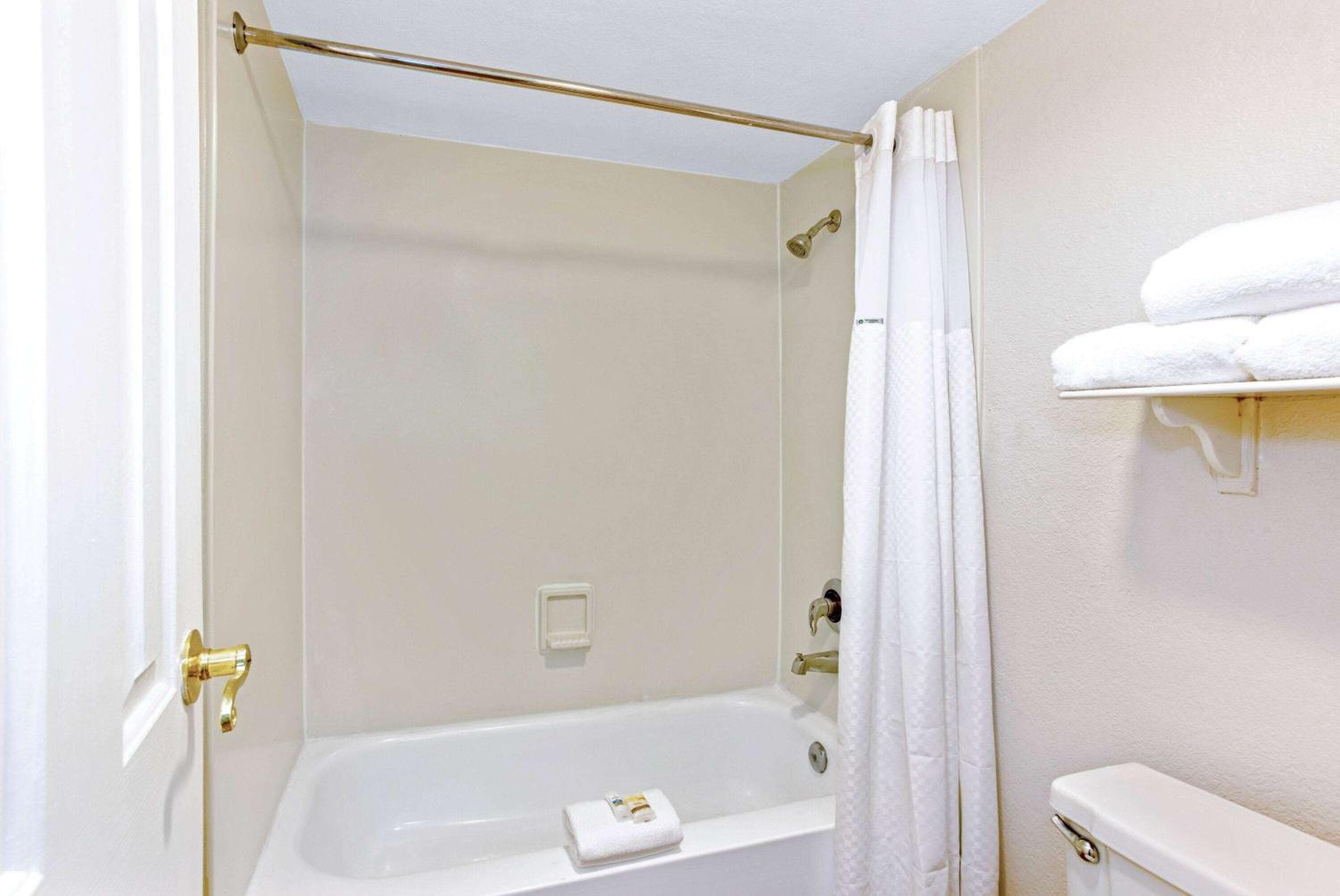 La Quinta Inn by Wyndham Orlando Airport West — 18