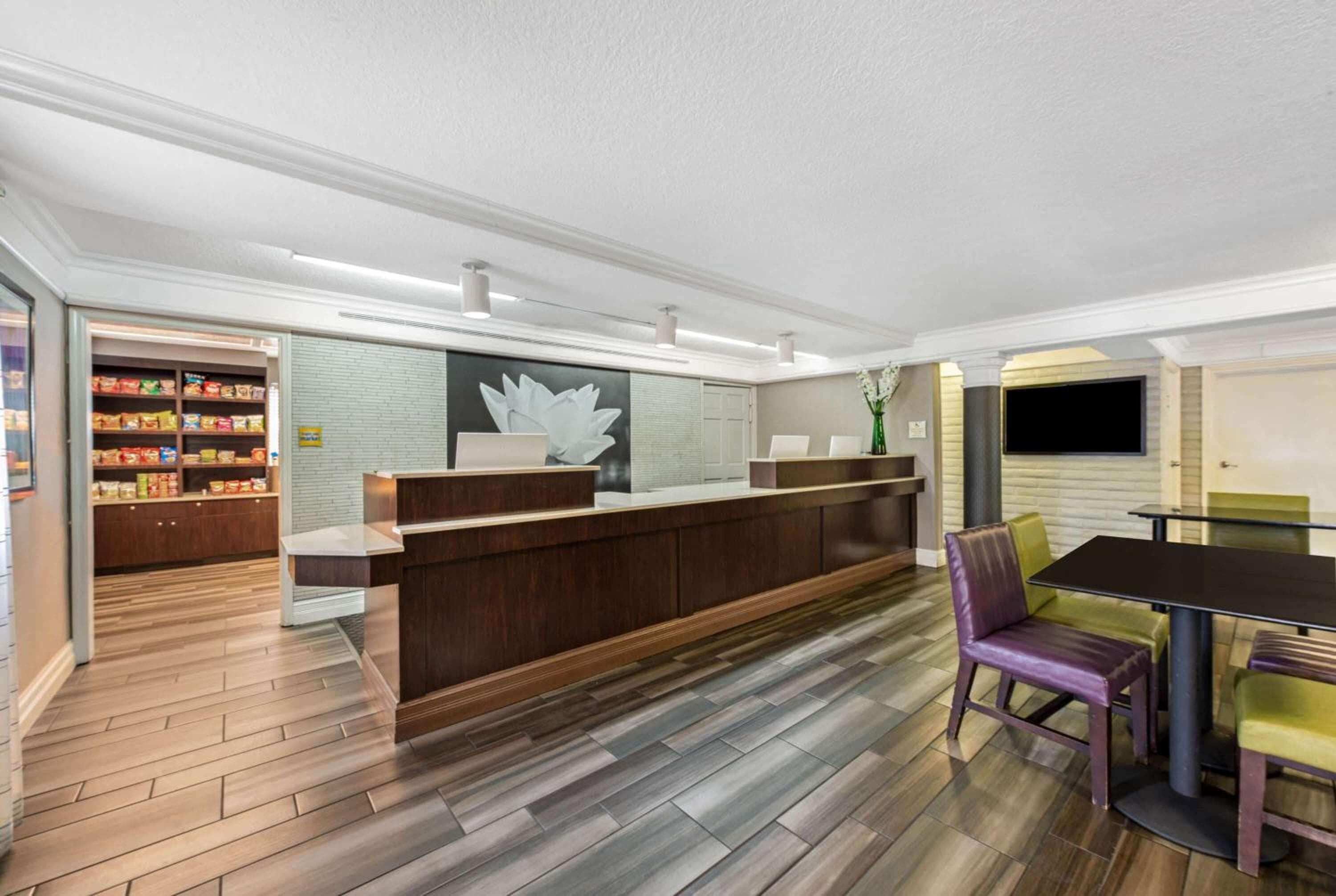 La Quinta Inn presso il Wyndham Miami Airport North — 2