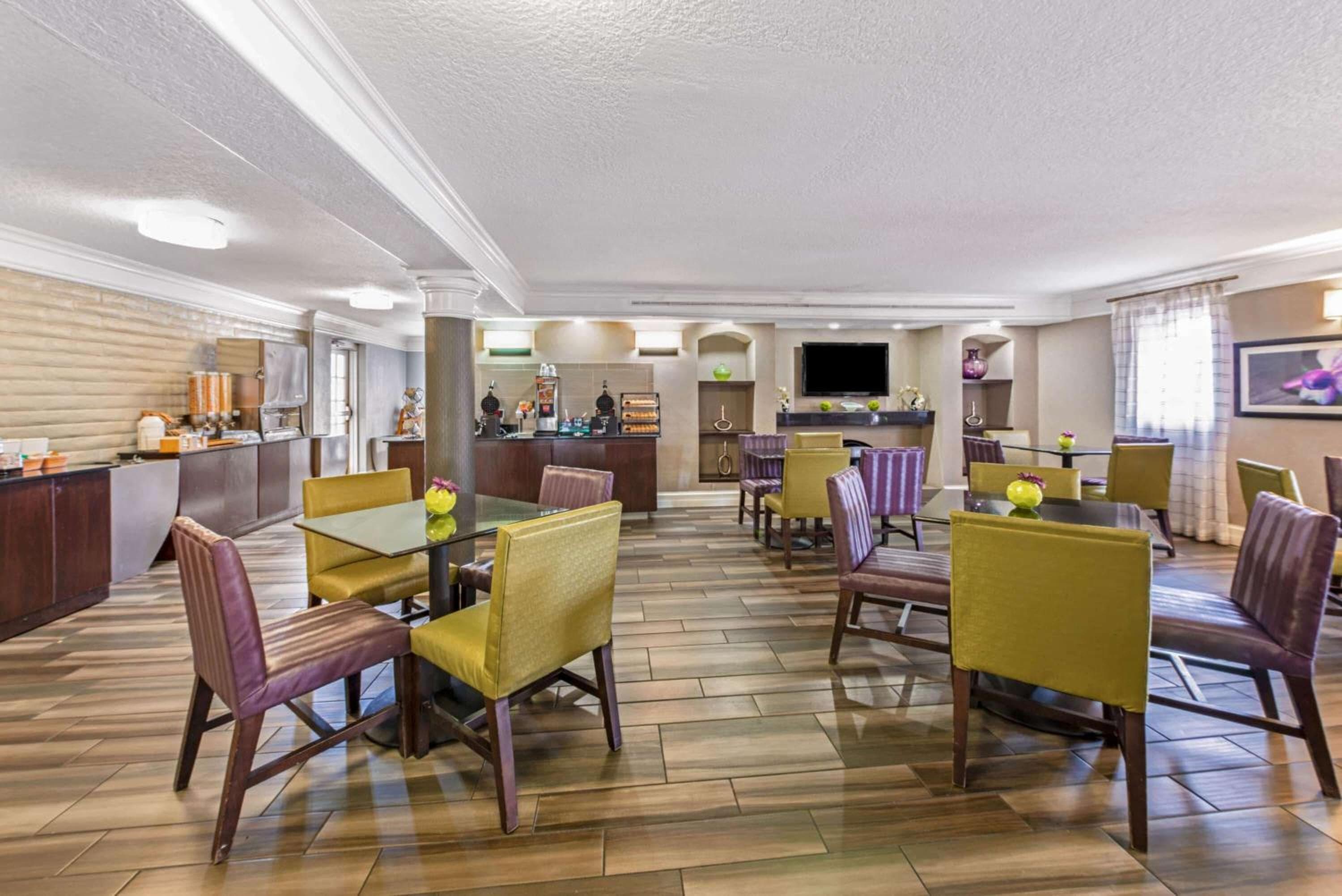 La Quinta Inn by Wyndham Miami Airport North — 17