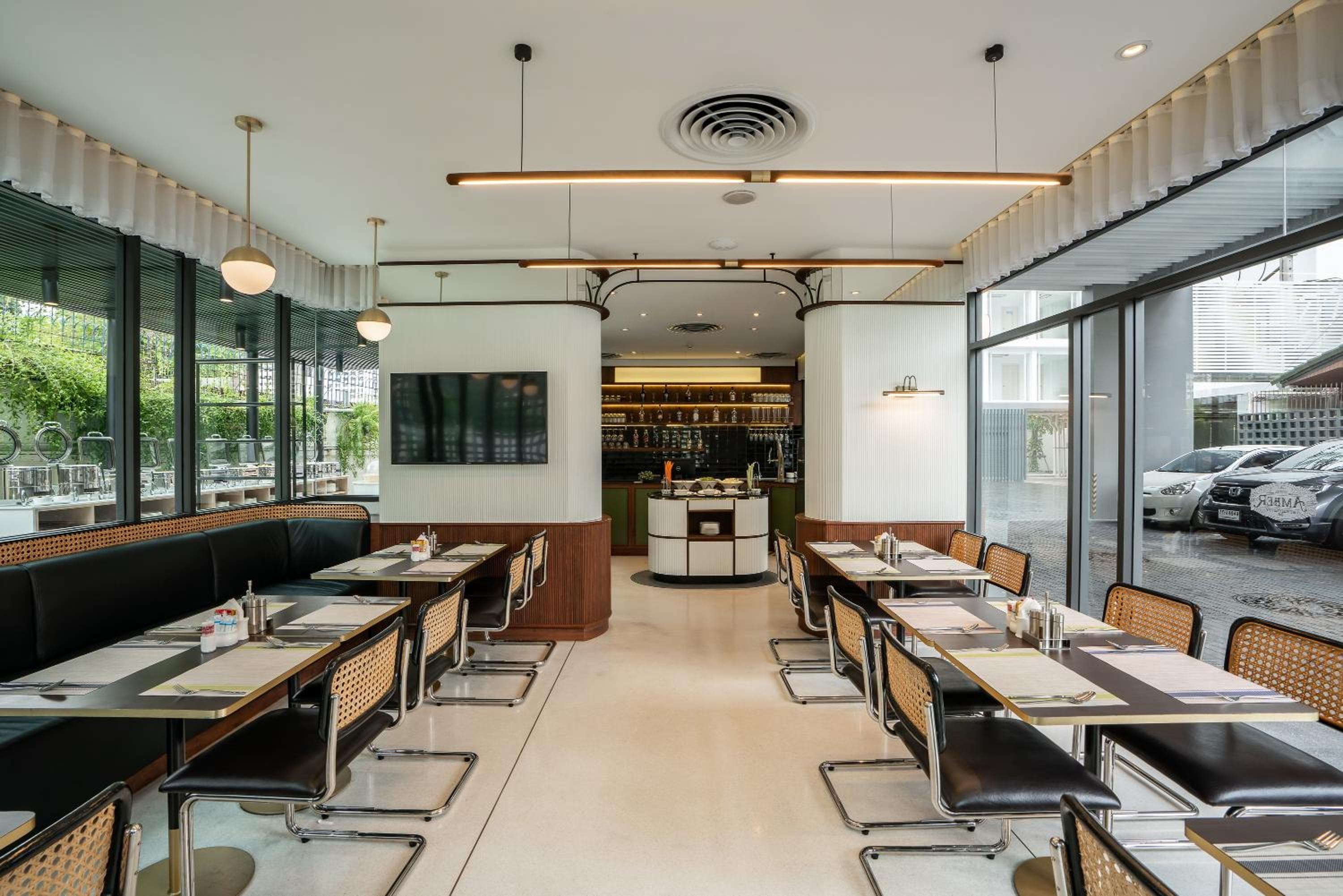 Hotel Amber Sukhumvit 85 — 30