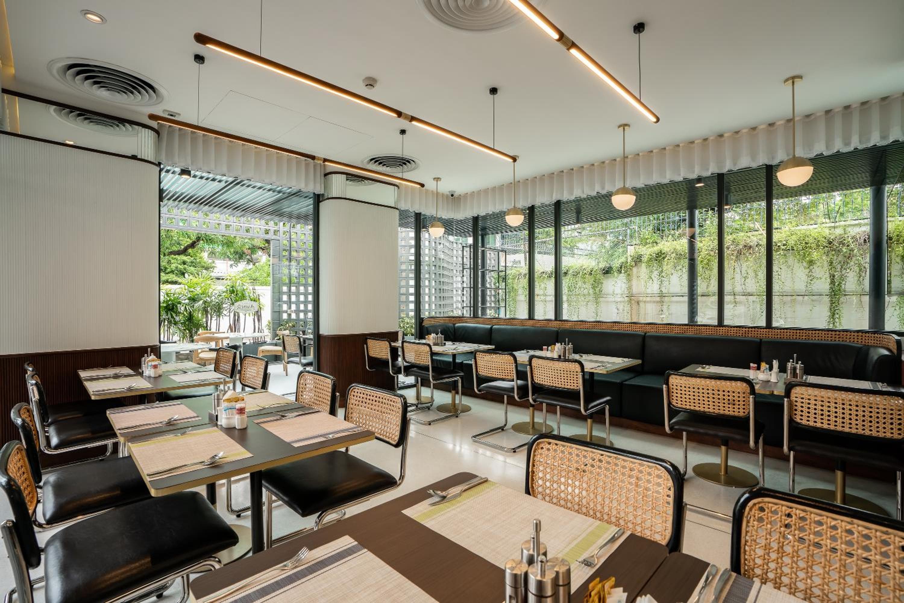 Hotel Amber Sukhumvit 85 — 19