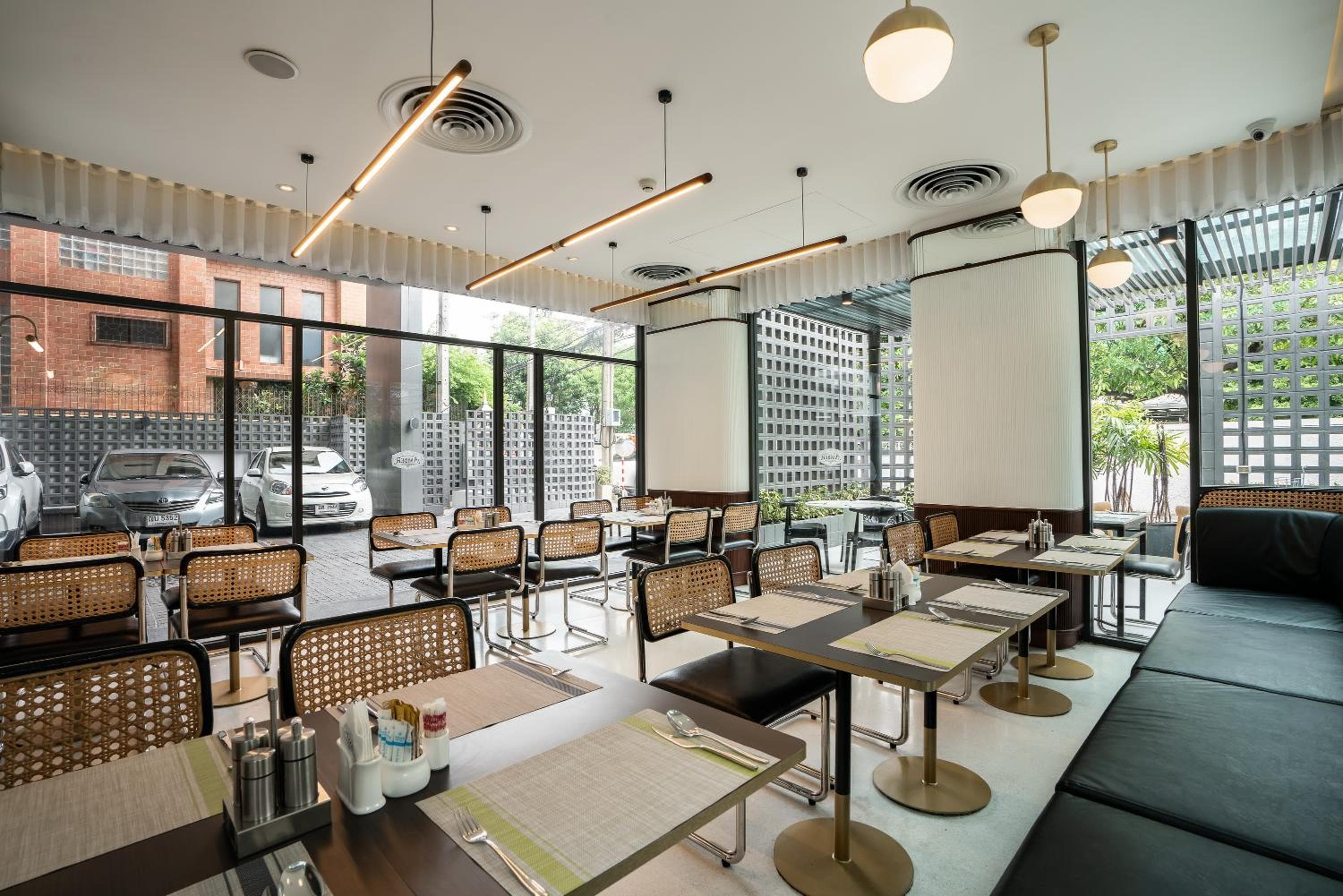 Hotel Amber Sukhumvit 85 — 30