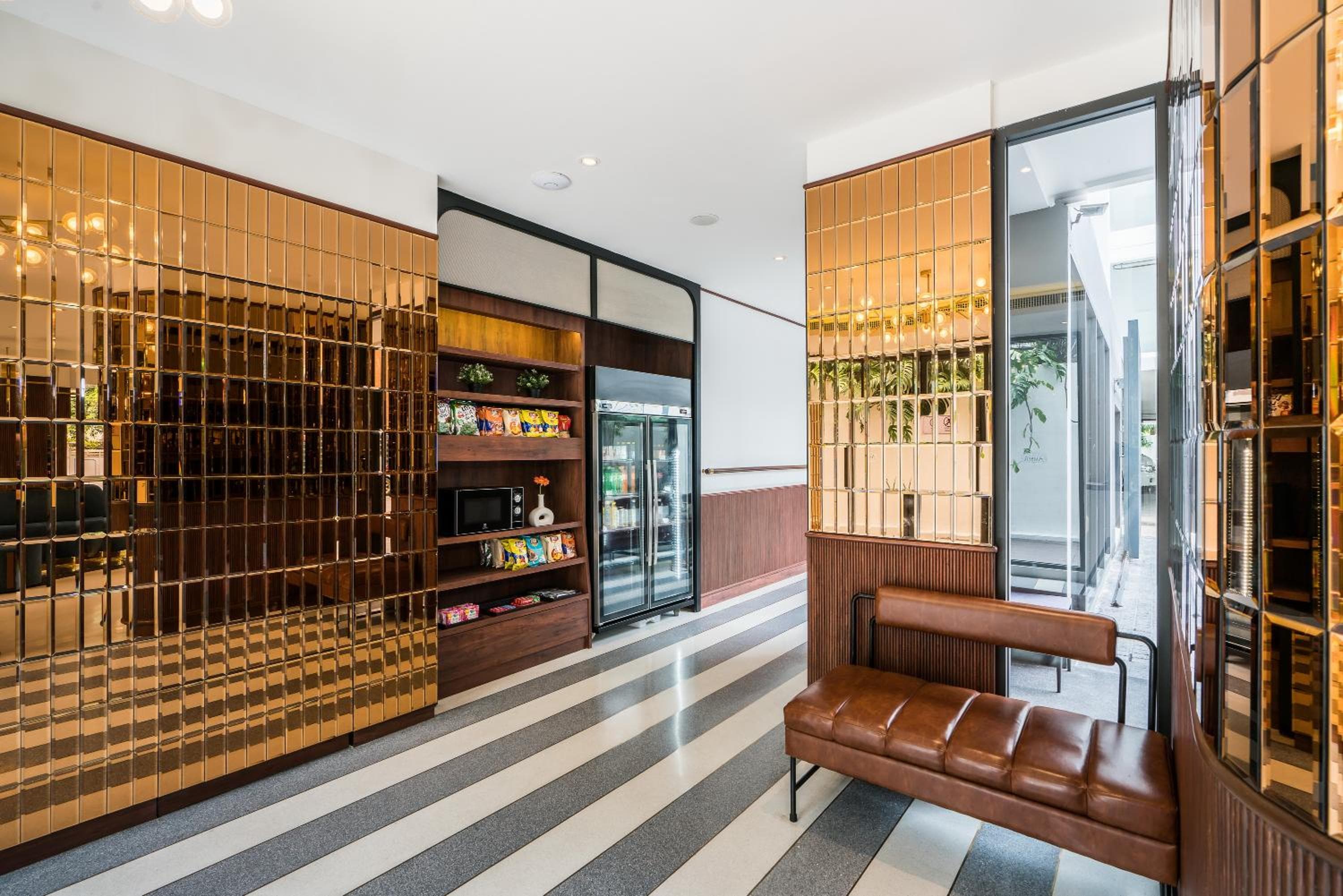 Hotel Amber Sukhumvit 85 — 8
