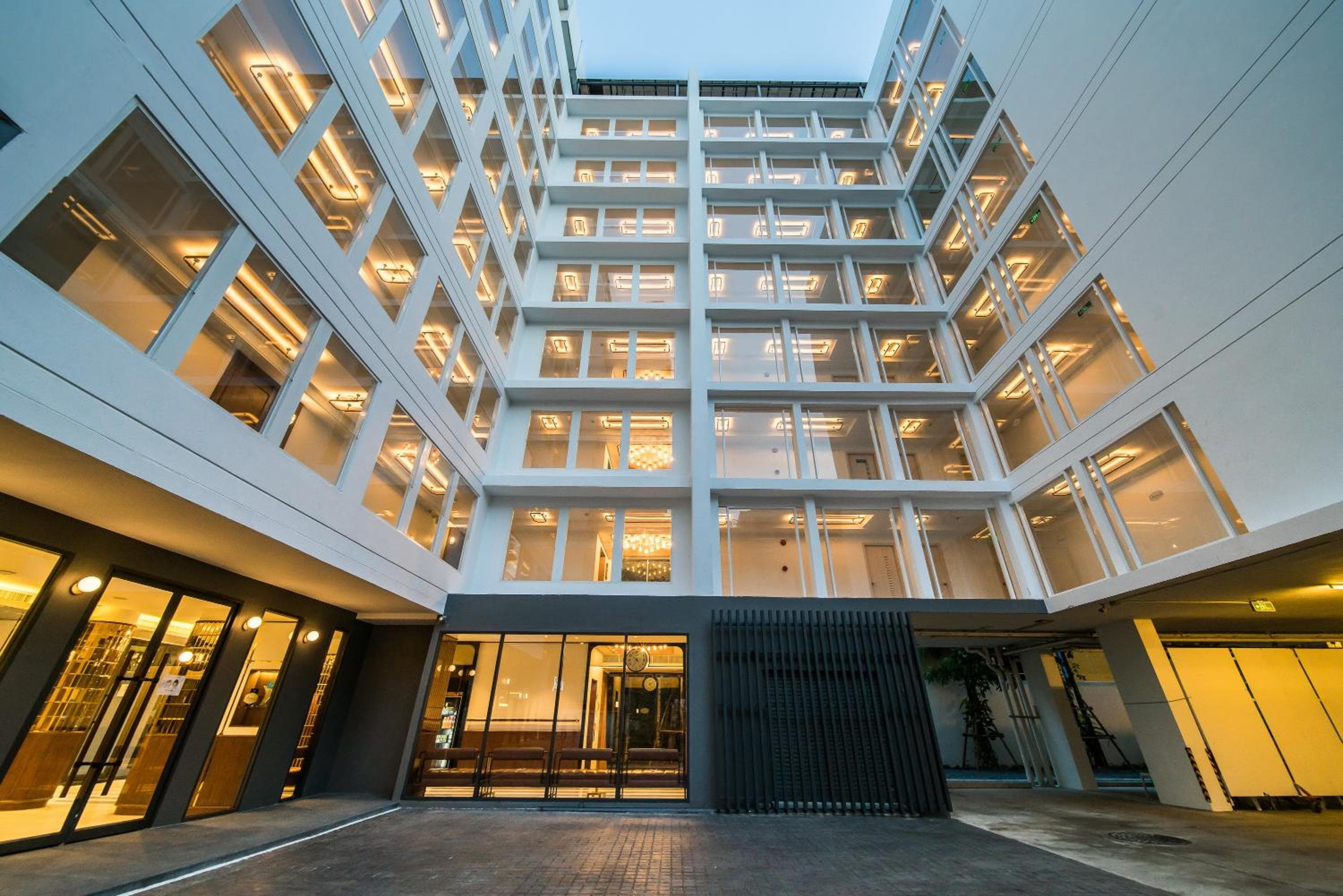 Hotel Amber Sukhumvit 85 — 1