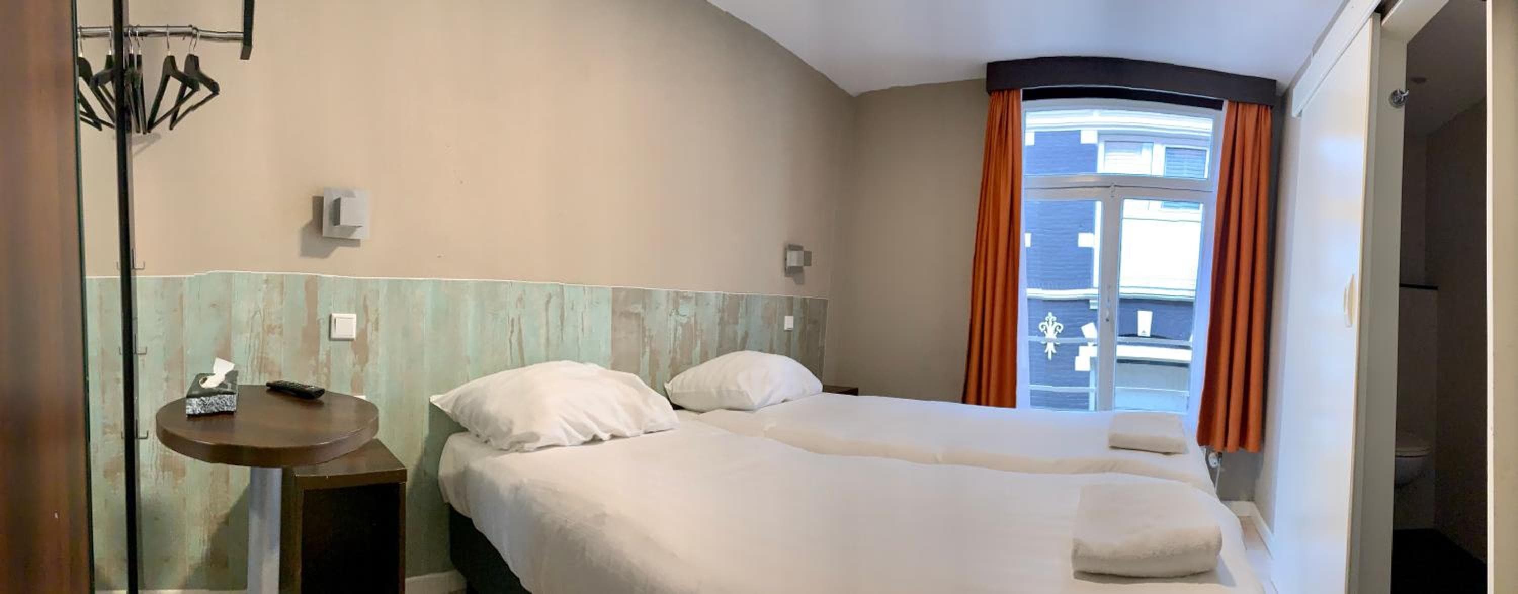 Hotel Damrak Inn — 5