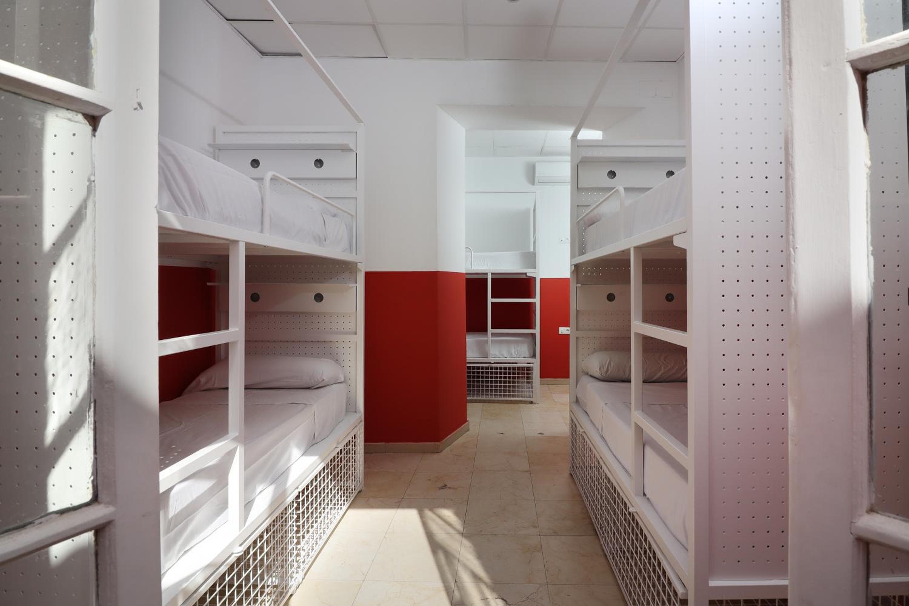 Feel Hostels City Center — 16