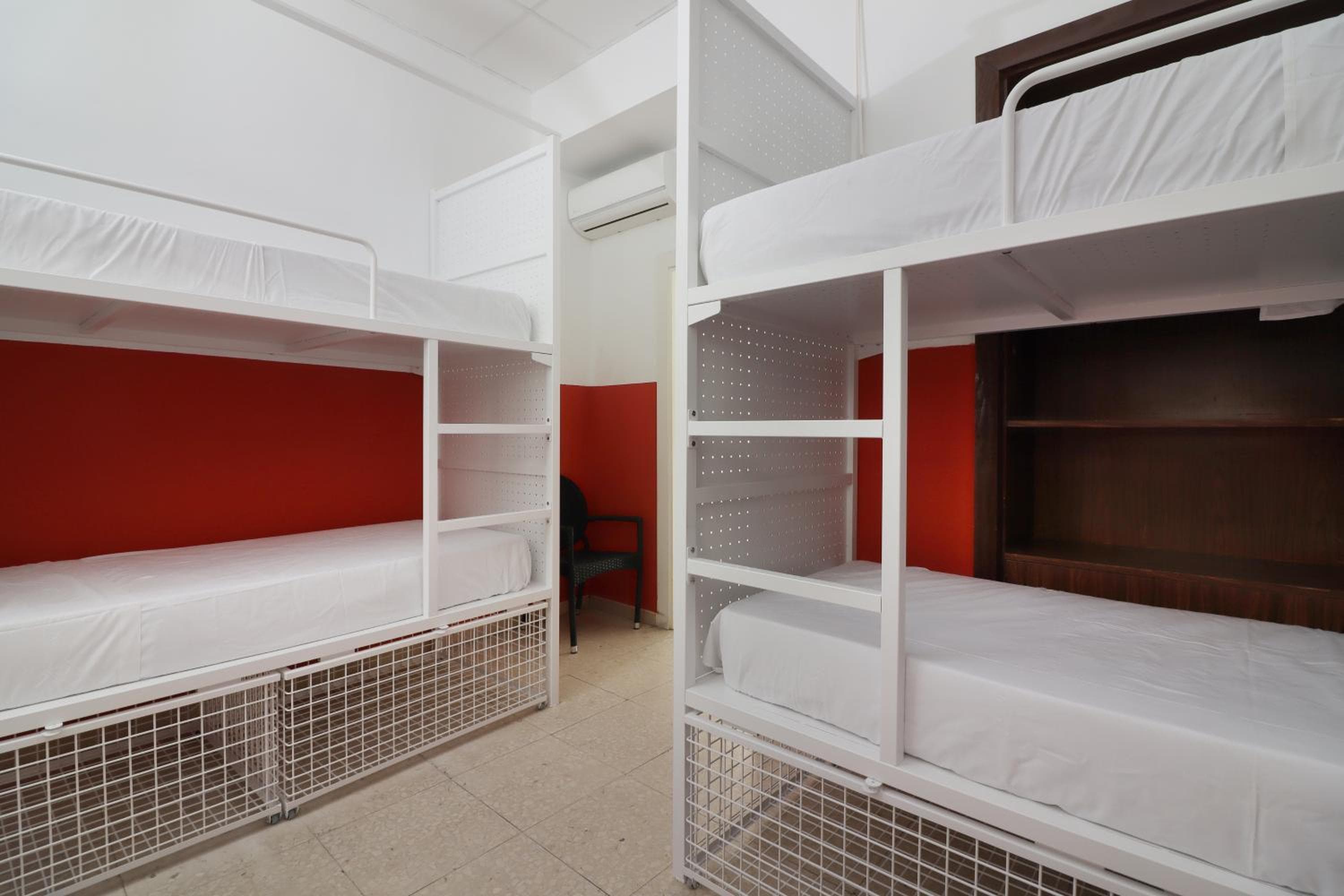 Feel Hostels City Center — 22