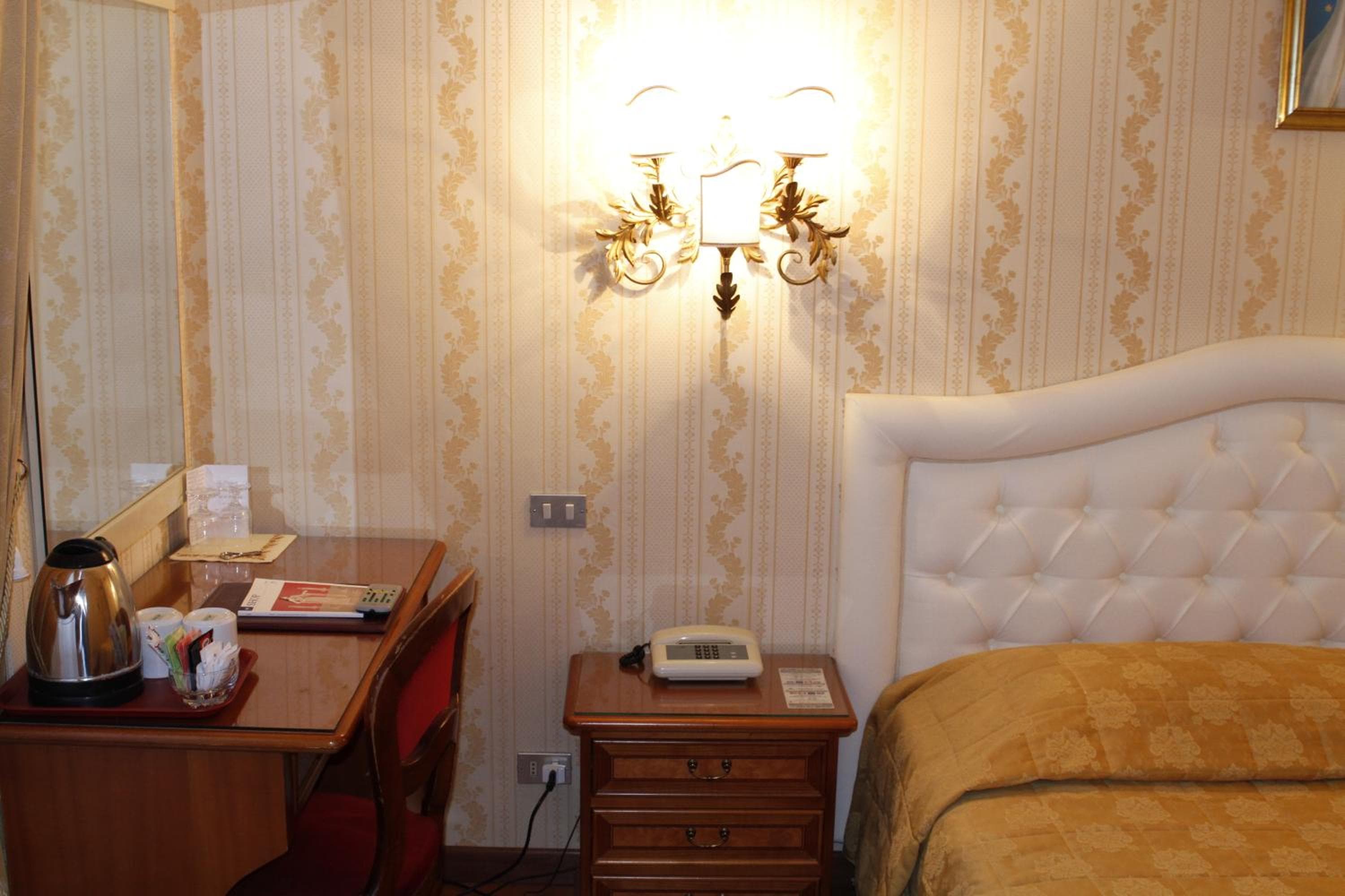 Hotel Eliseo — 4