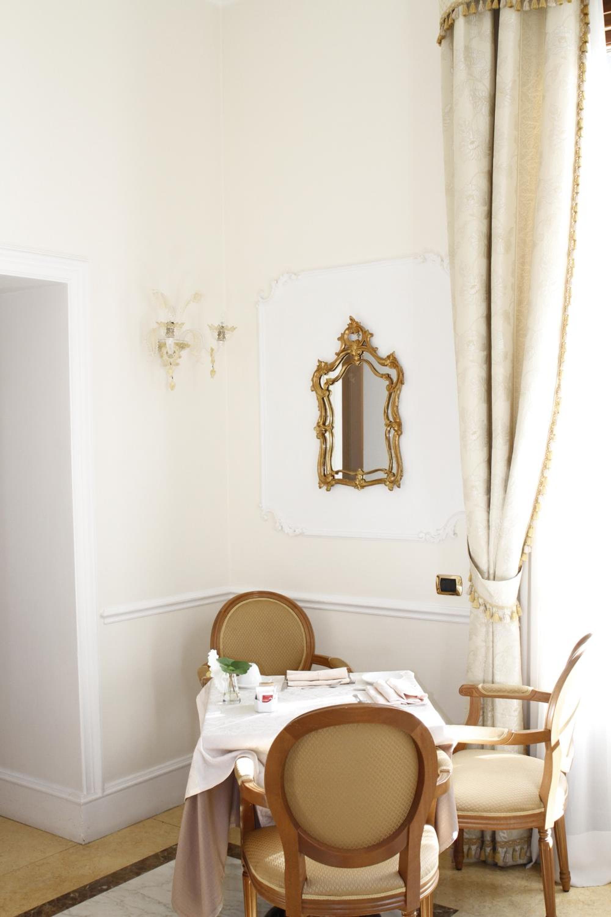 Hotel Villa Pinciana — 4