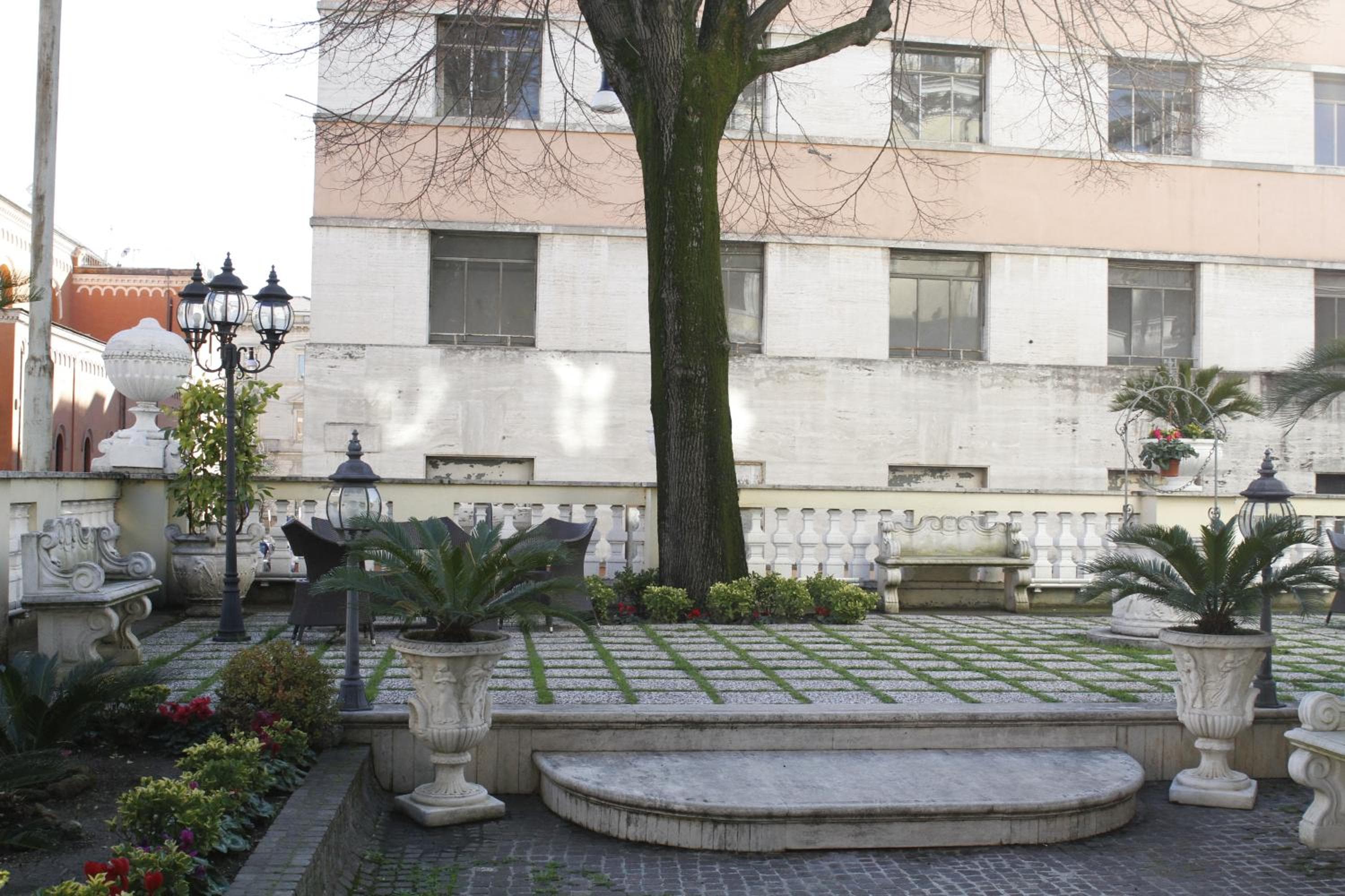 Hotel Villa Pinciana — 12