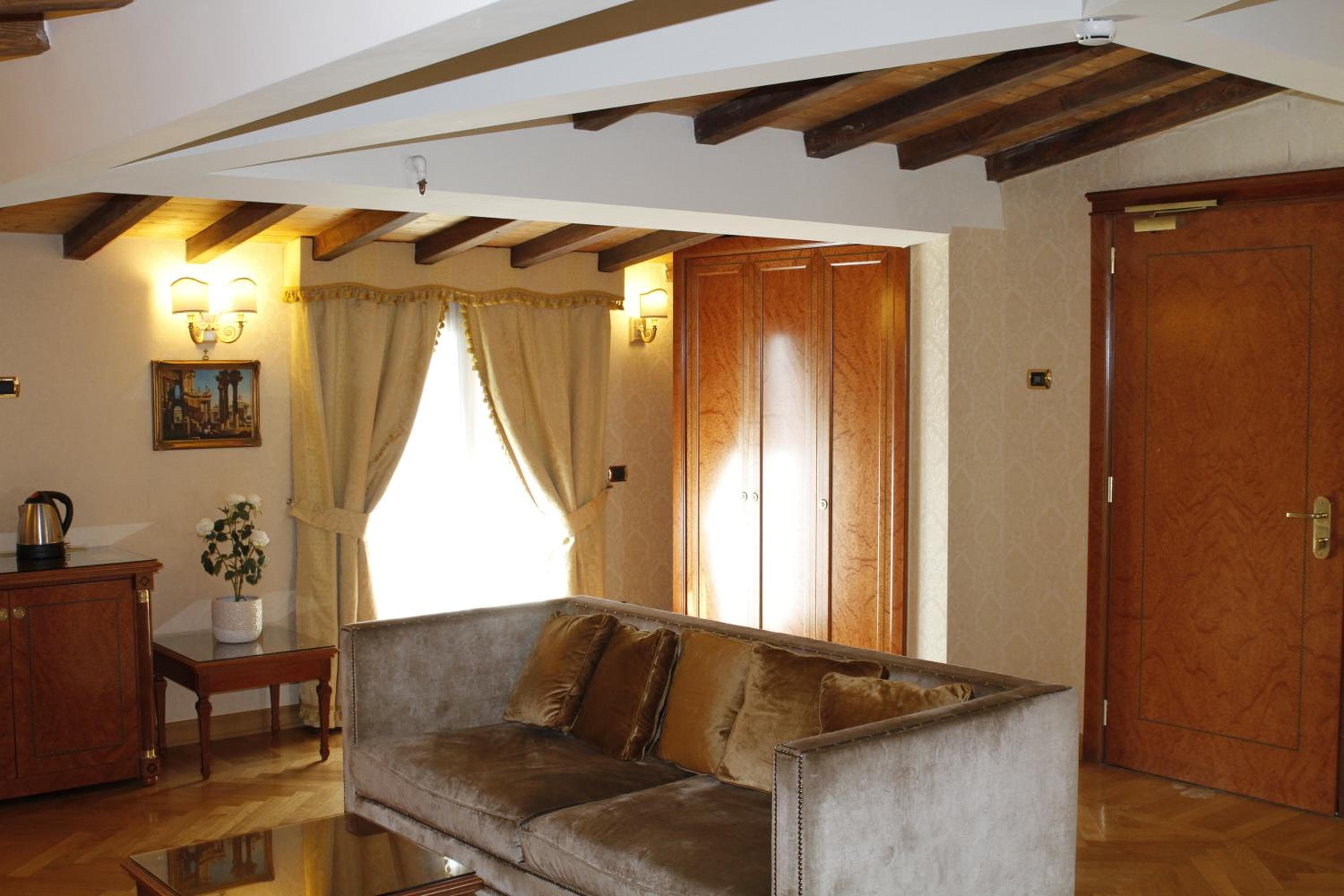 Hotel Villa Pinciana — 22