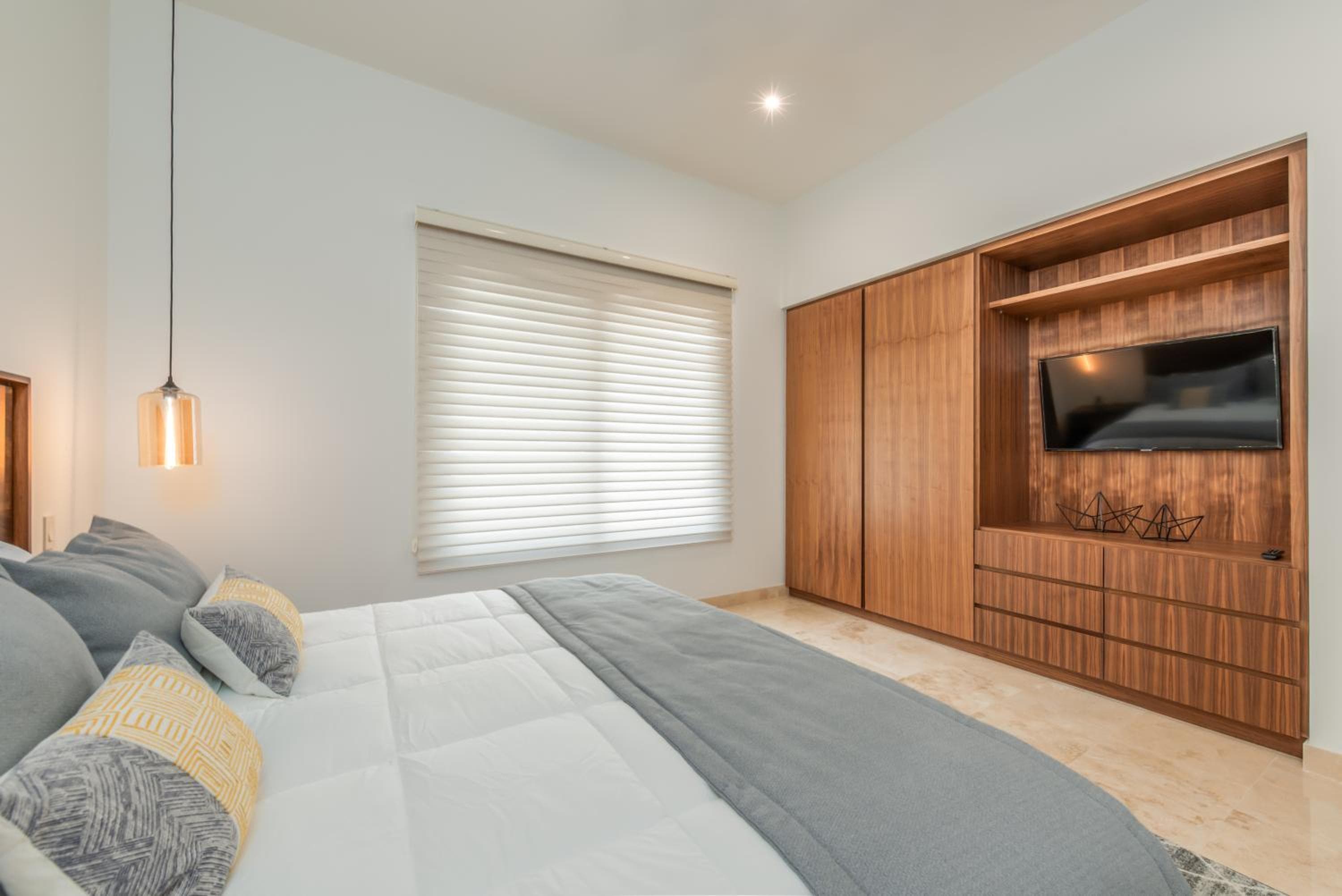 Bohari Palmilla — 30
