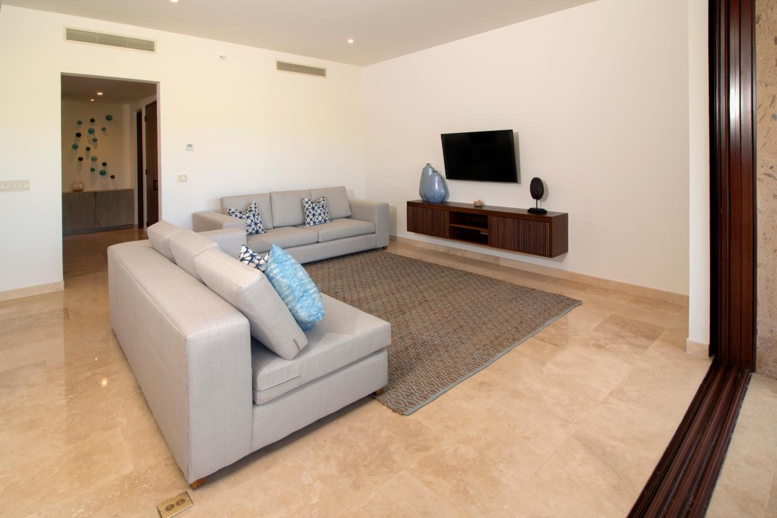 Bohari Palmilla — 22