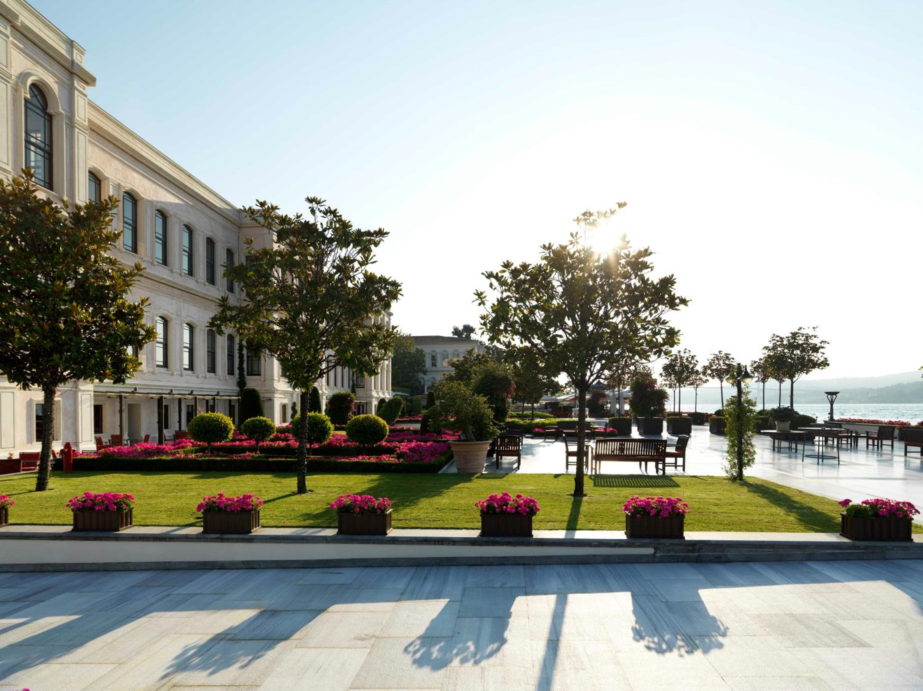 Four Seasons Hotel Istanbul at the Bosphorus — 11