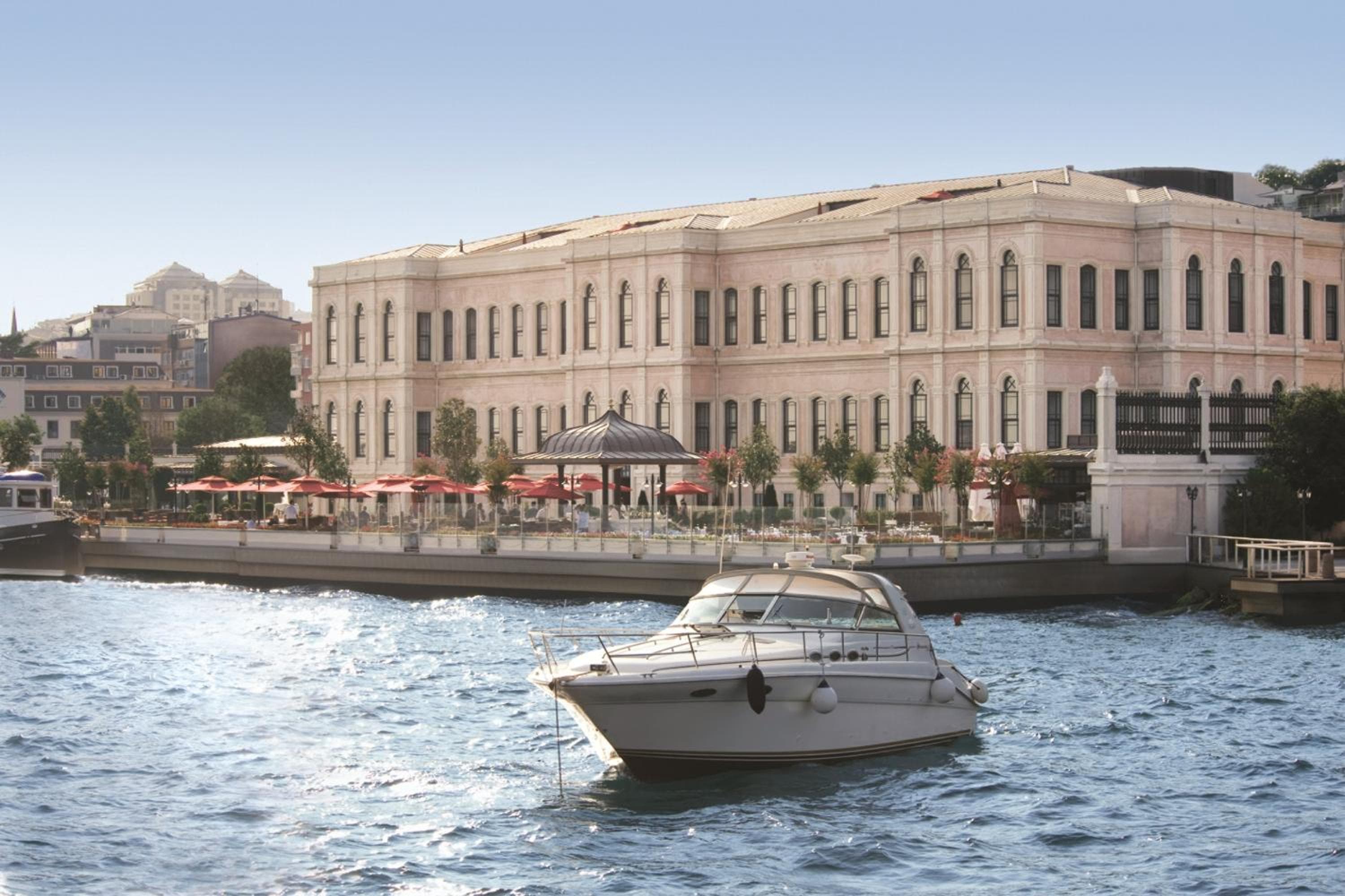 Four Seasons Hotel Istanbul at the Bosphorus — 30