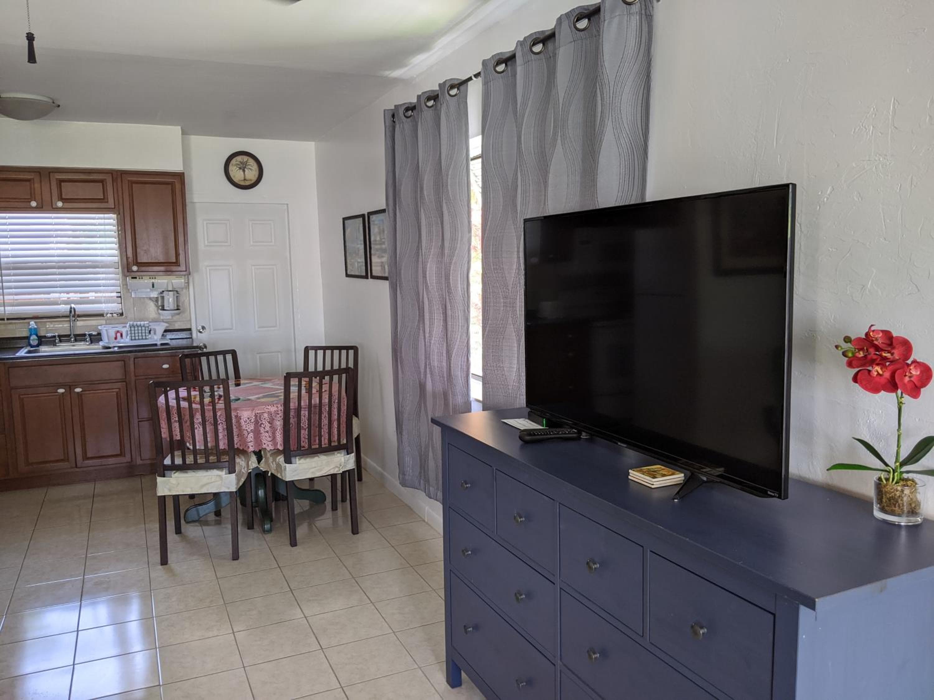 Breakaway Inn Guest House — 7