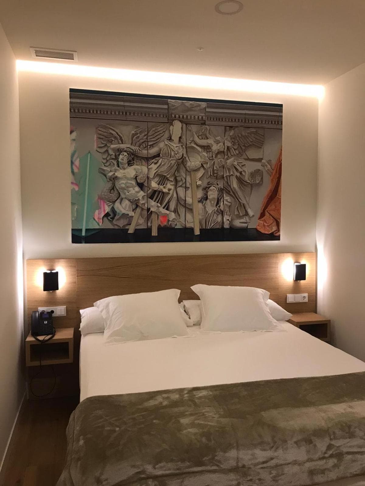 Graffiti Suites El Museo — 15