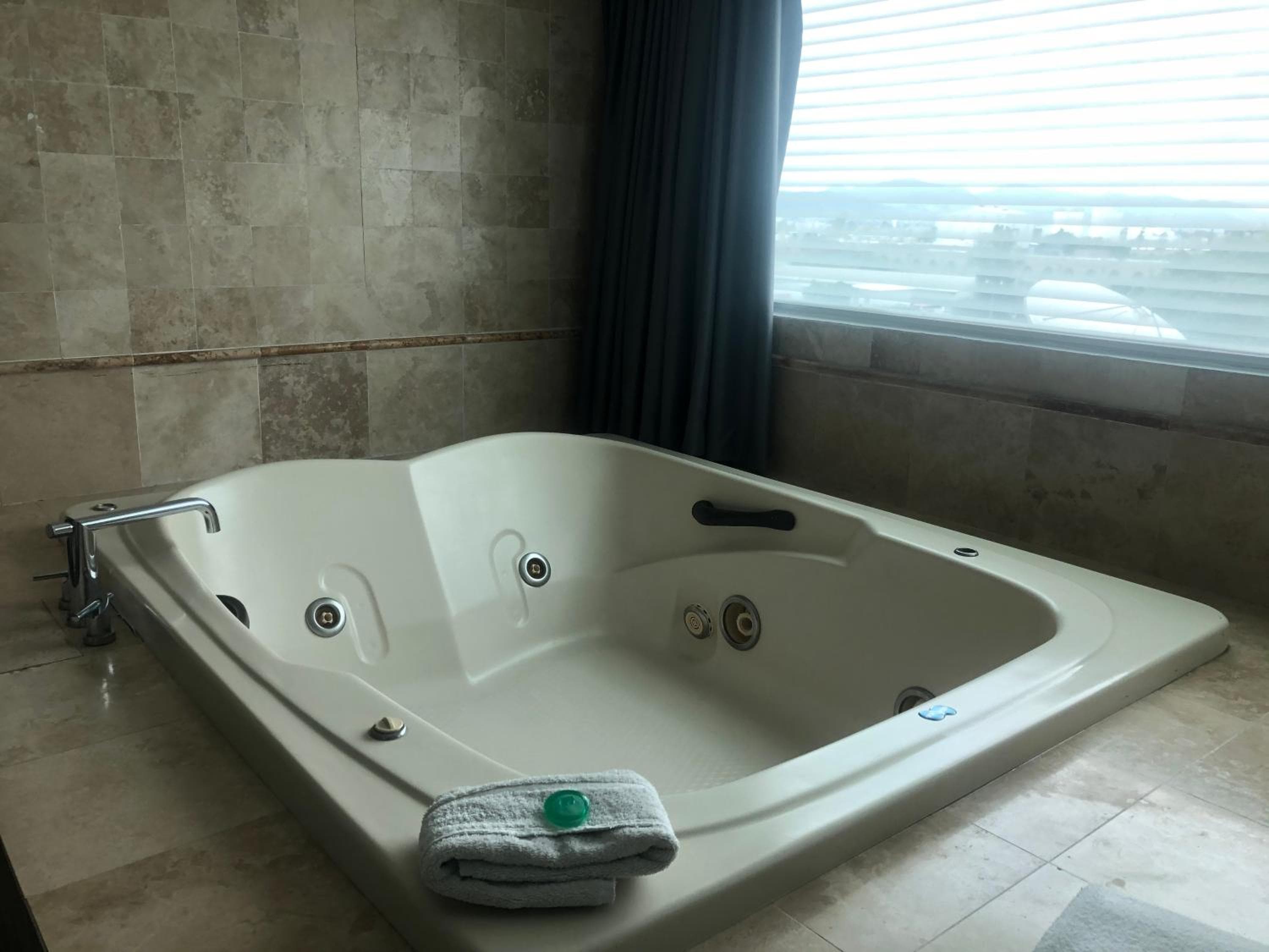 We Hotel Aeropuerto — 30