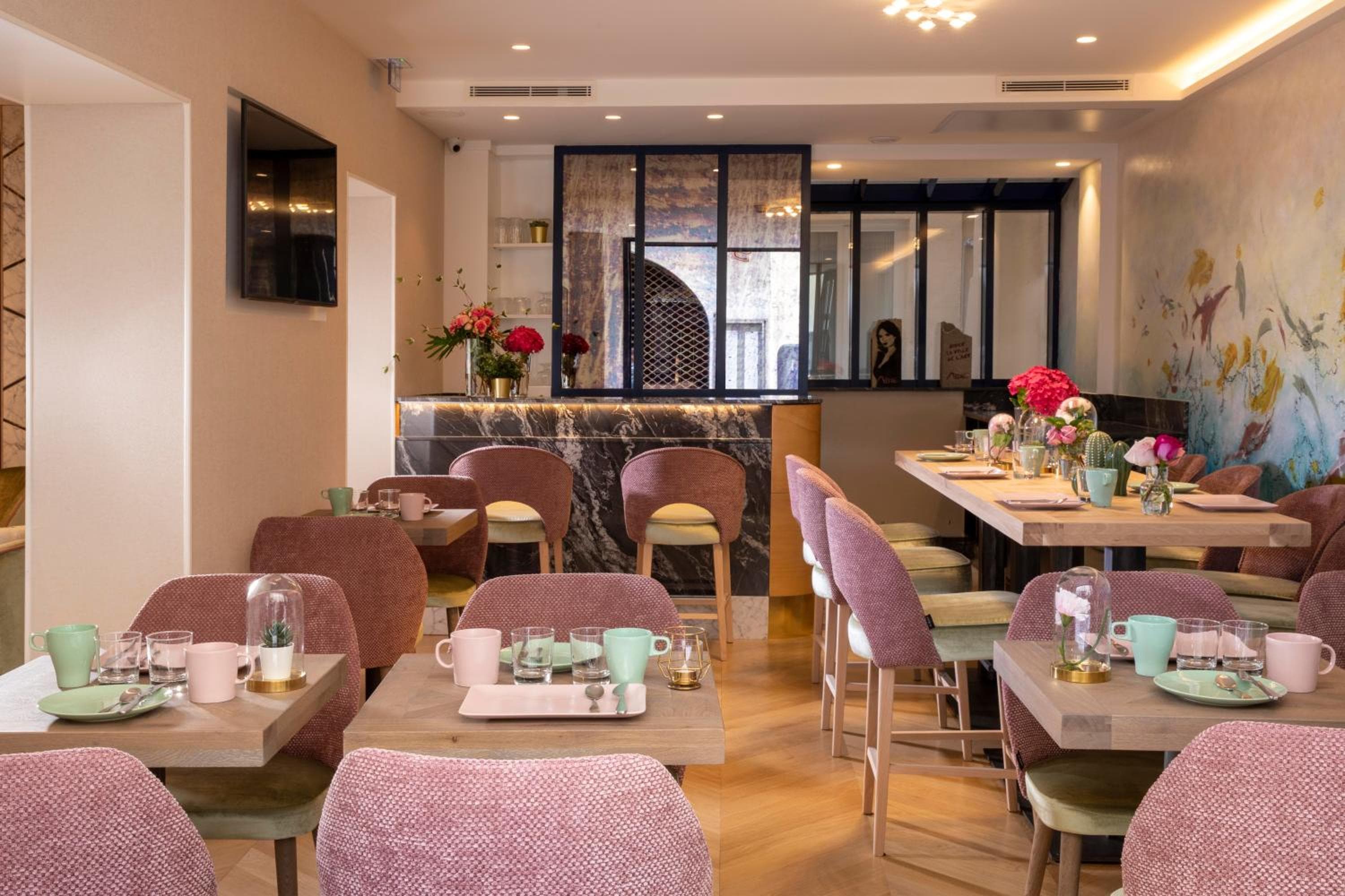 Hotel des Arts Montmartre — 10