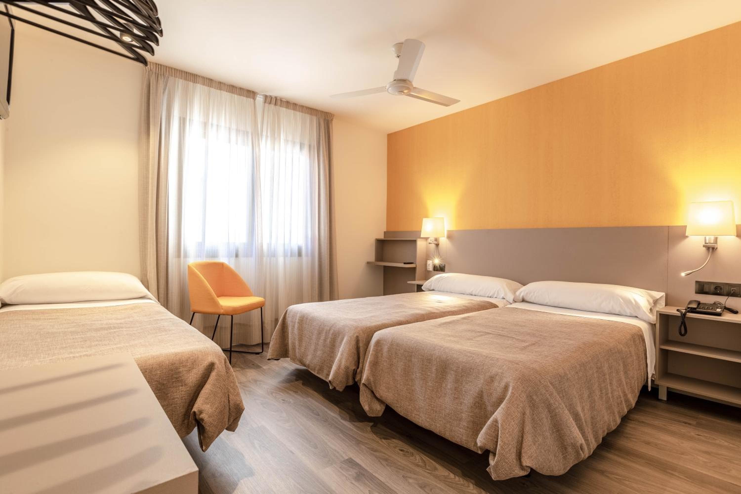 Hotel Zeus — 5