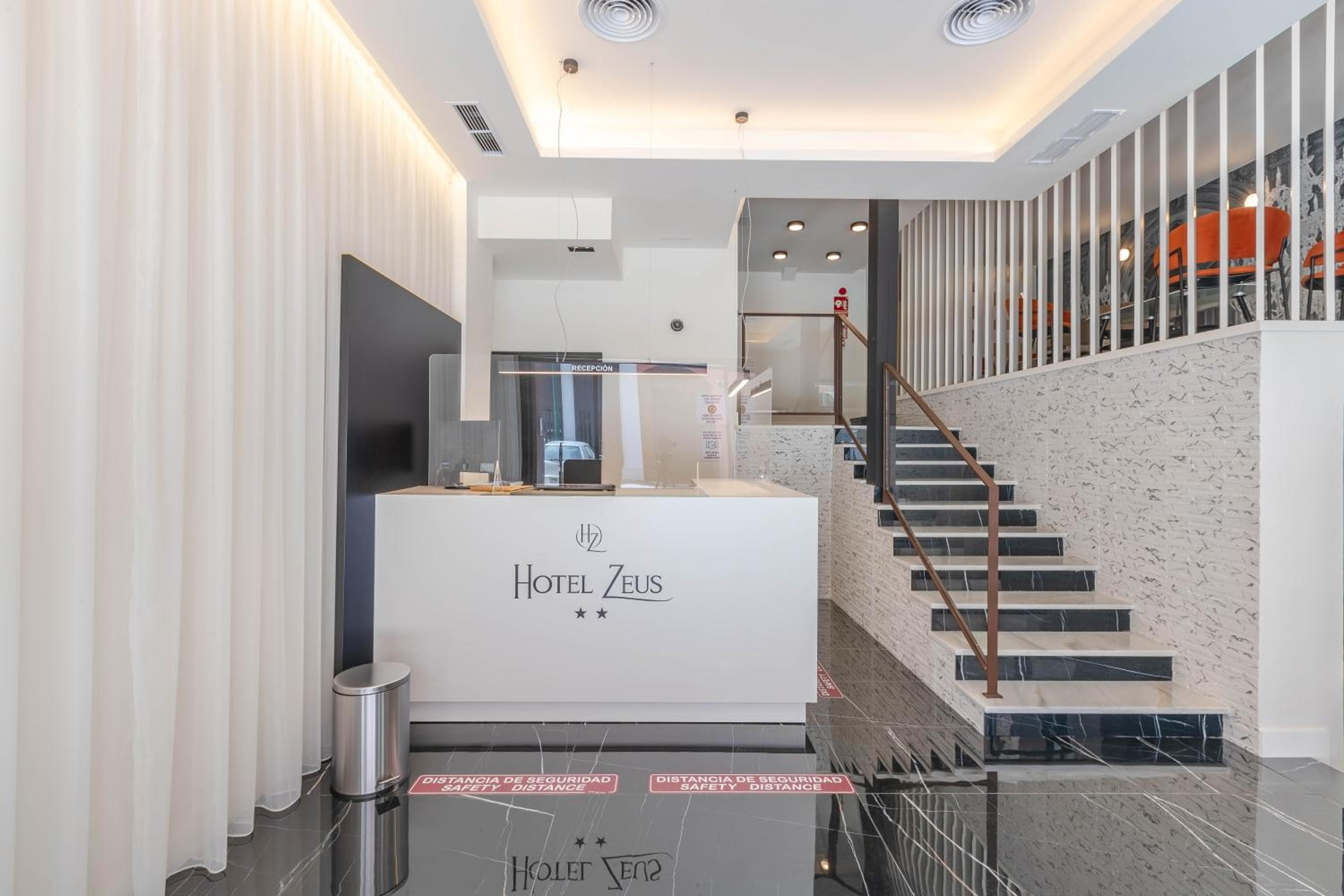 Hotel Zeus — 6