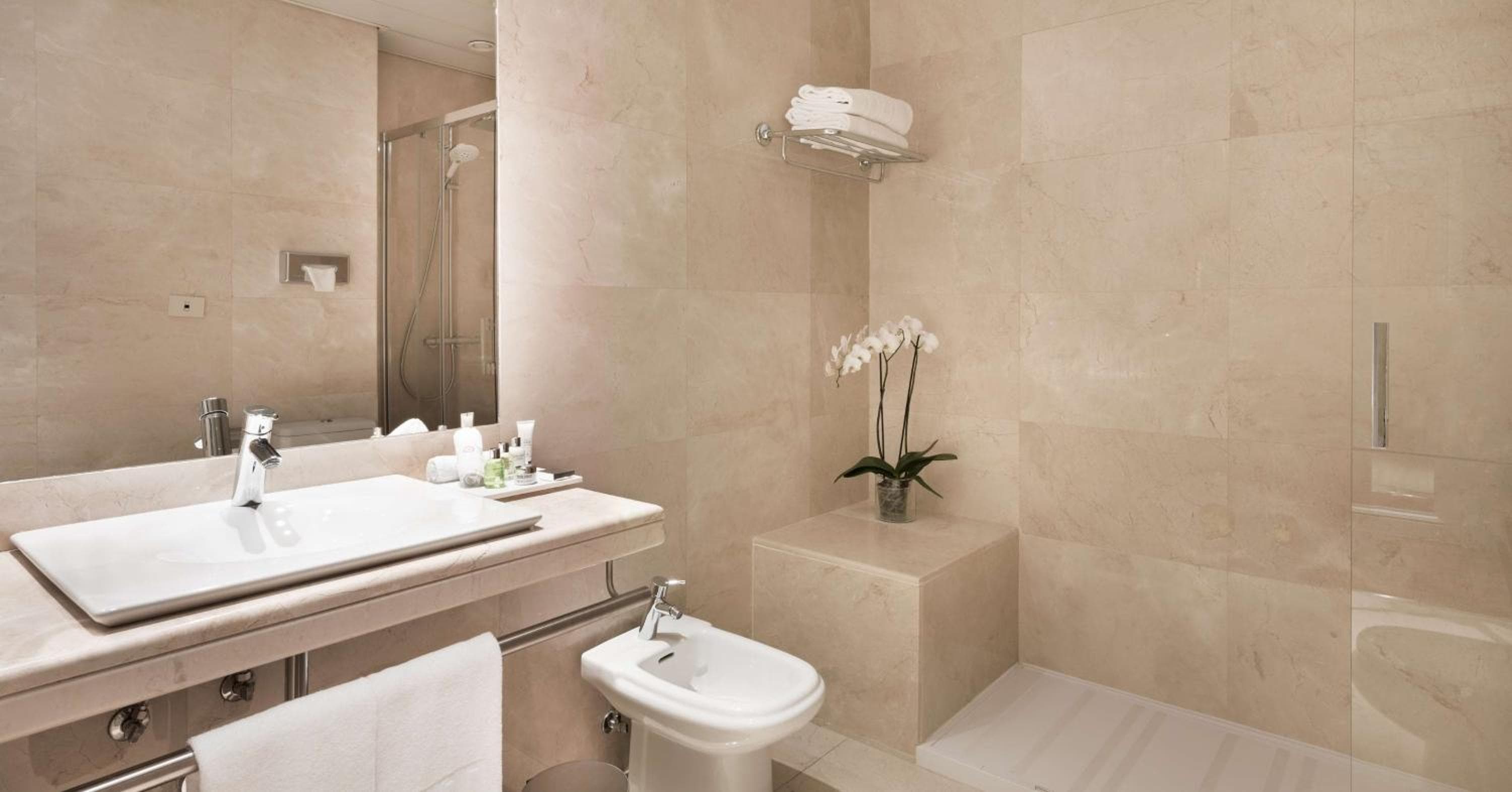 NH Collection Madrid Abascal — 3