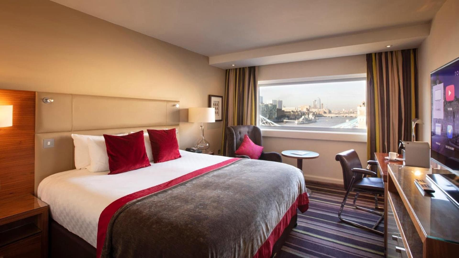 Il Tower Hotel, Londra — 27
