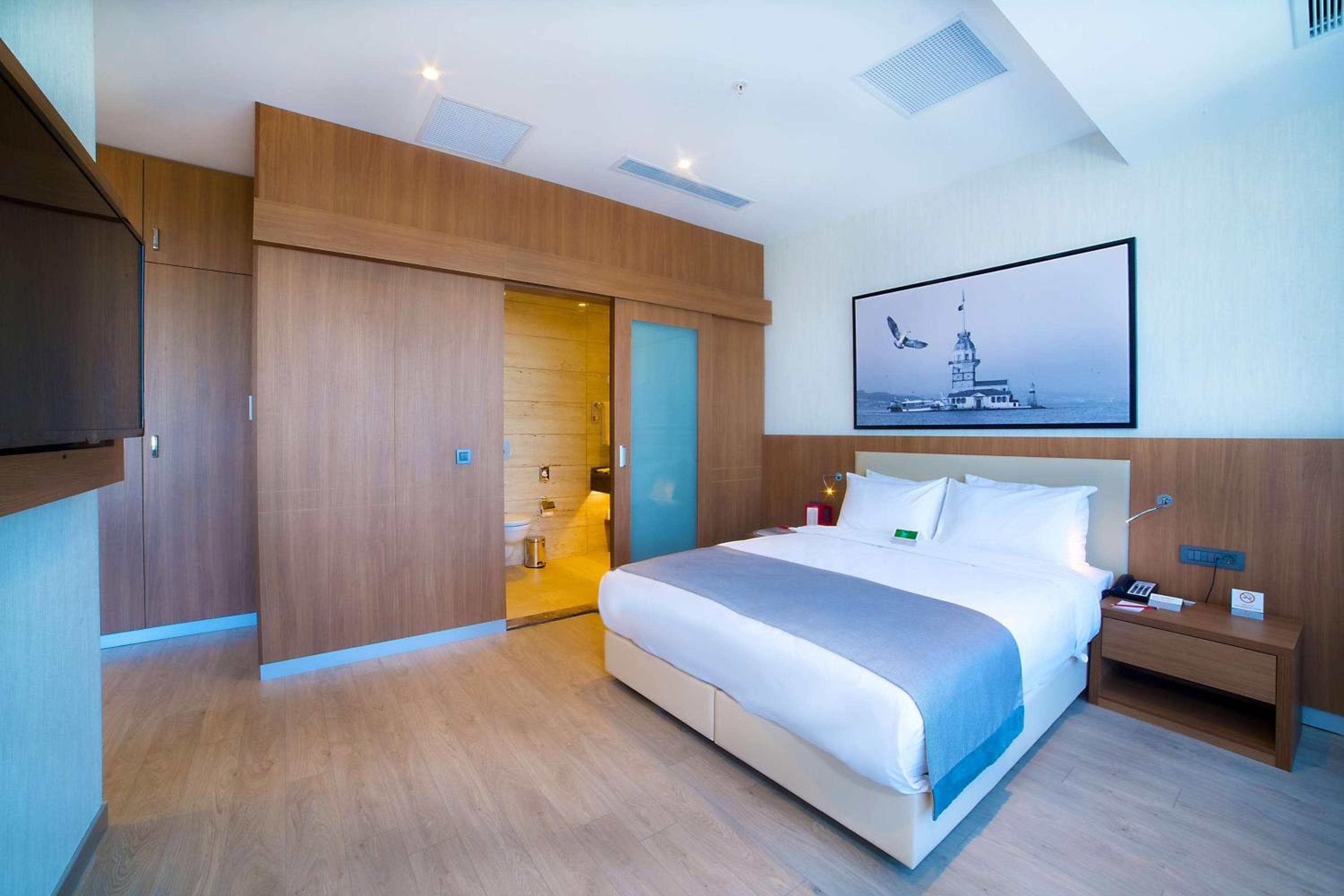 Ramada by Wyndham Istanbul Old City — 8