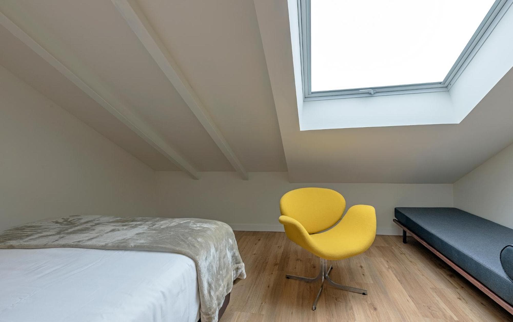 Apartamentos de lujo EL MUSEO Living&Experience Club Arte contemporáneo y mobiliario de colección de los años 50 — 17