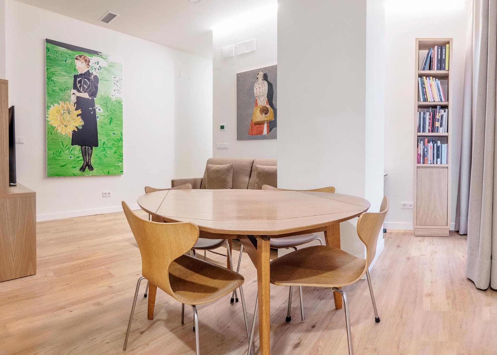 Apartamentos de lujo EL MUSEO Living&Experience Club Arte contemporáneo y mobiliario de colección de los años 50 — 9