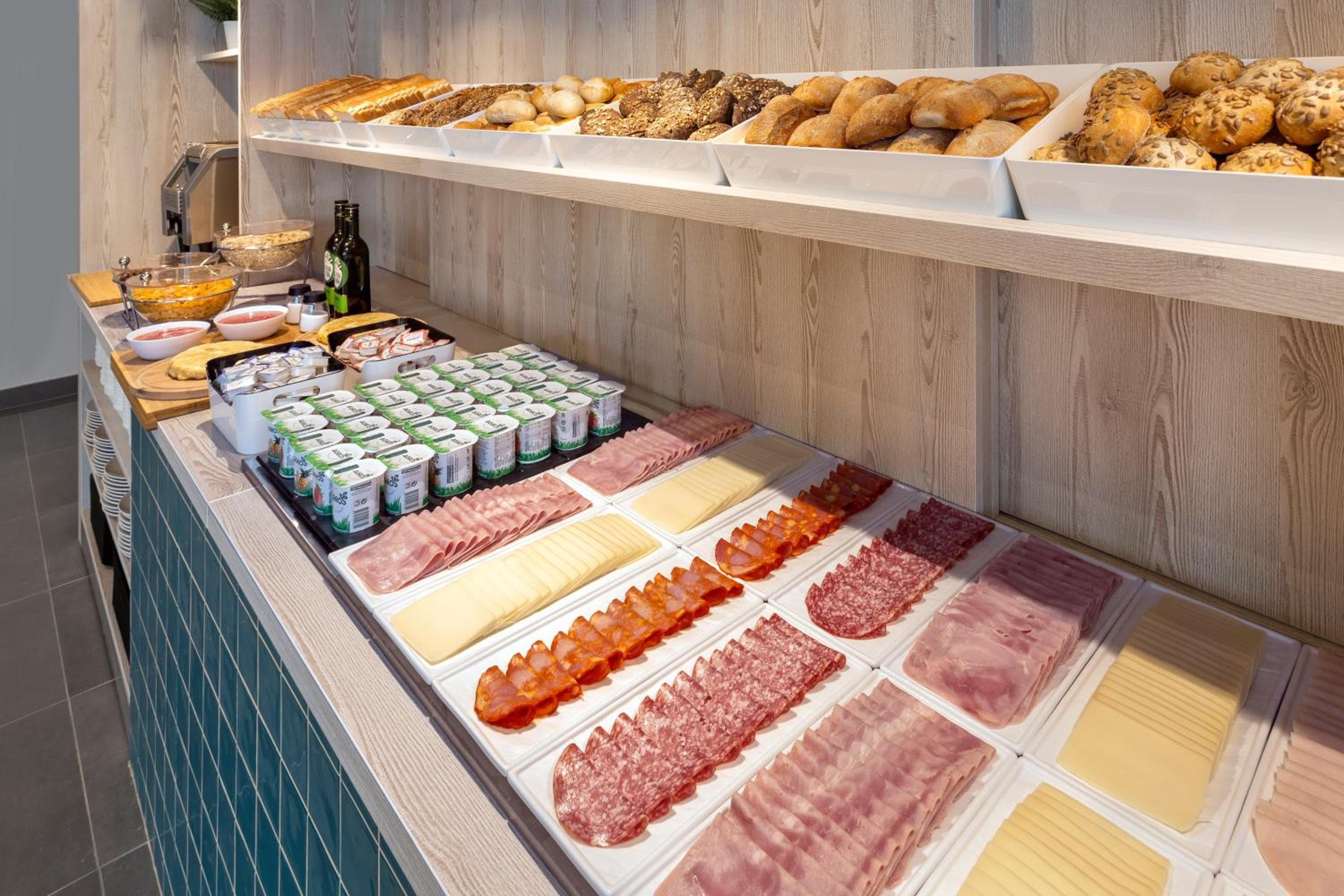 B&B HOTEL Lissabon Flughafen — 27