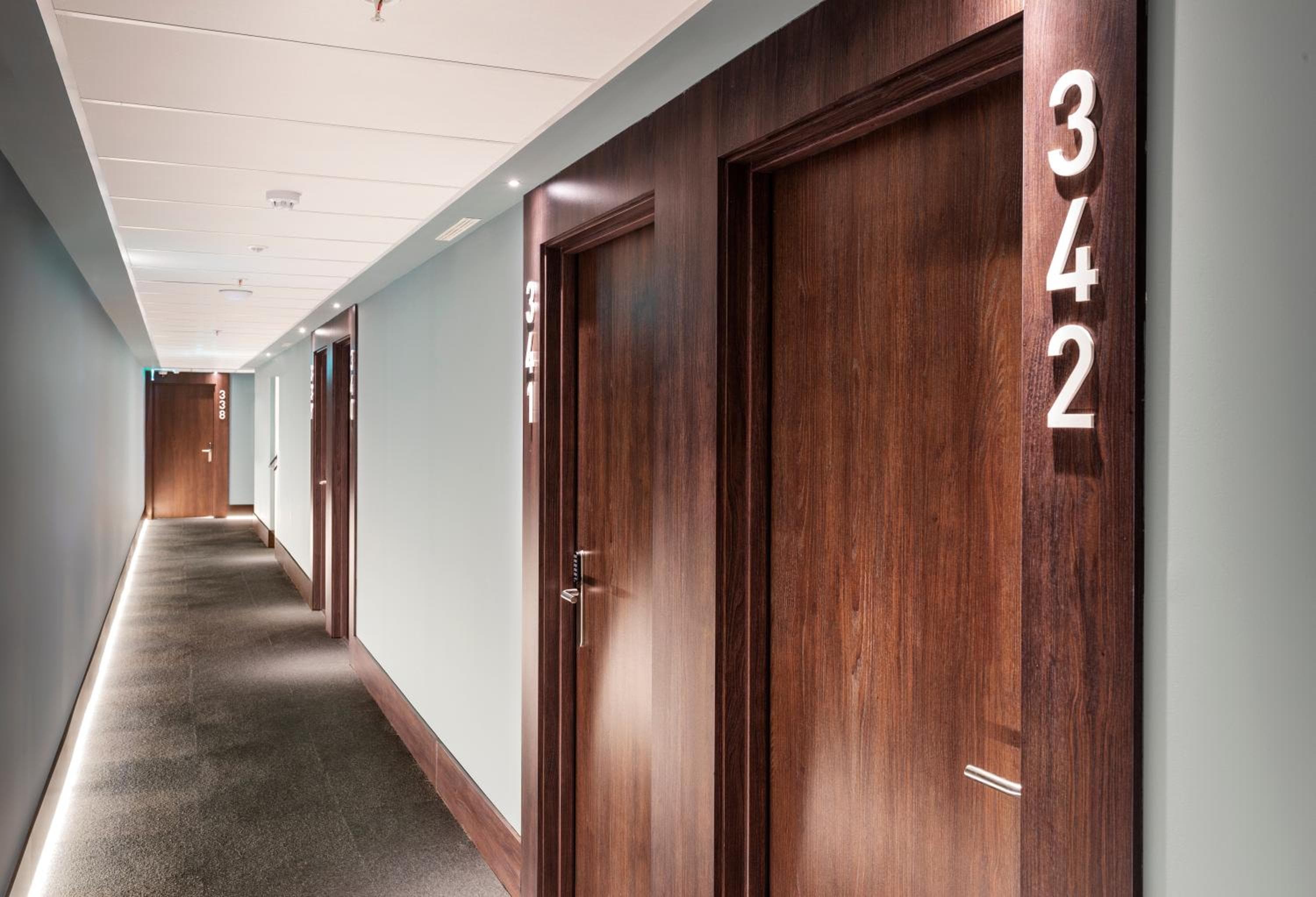 B&B HOTEL Lissabon Flughafen — 9