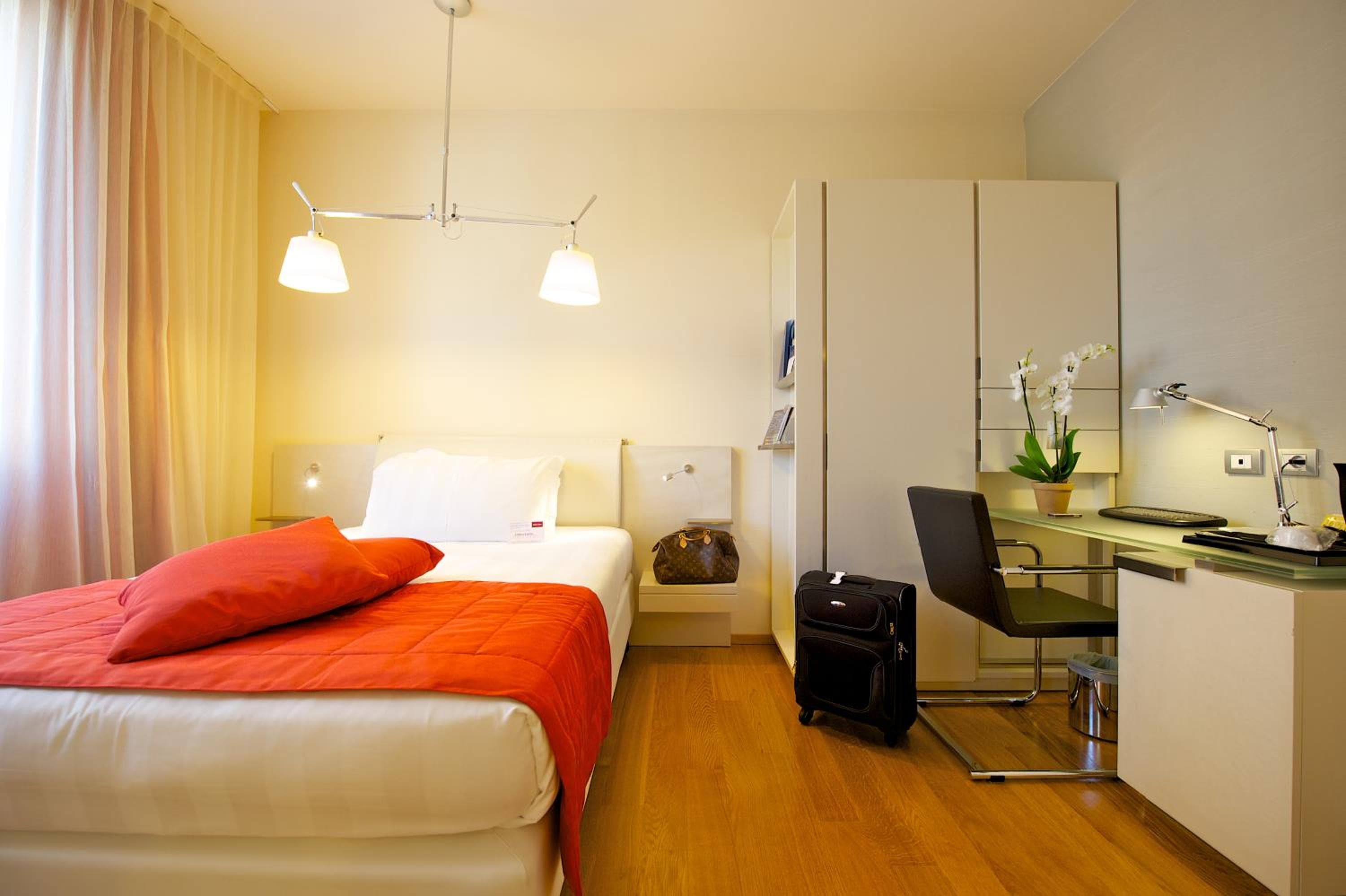Hotel Mercure Milano Solari — 2