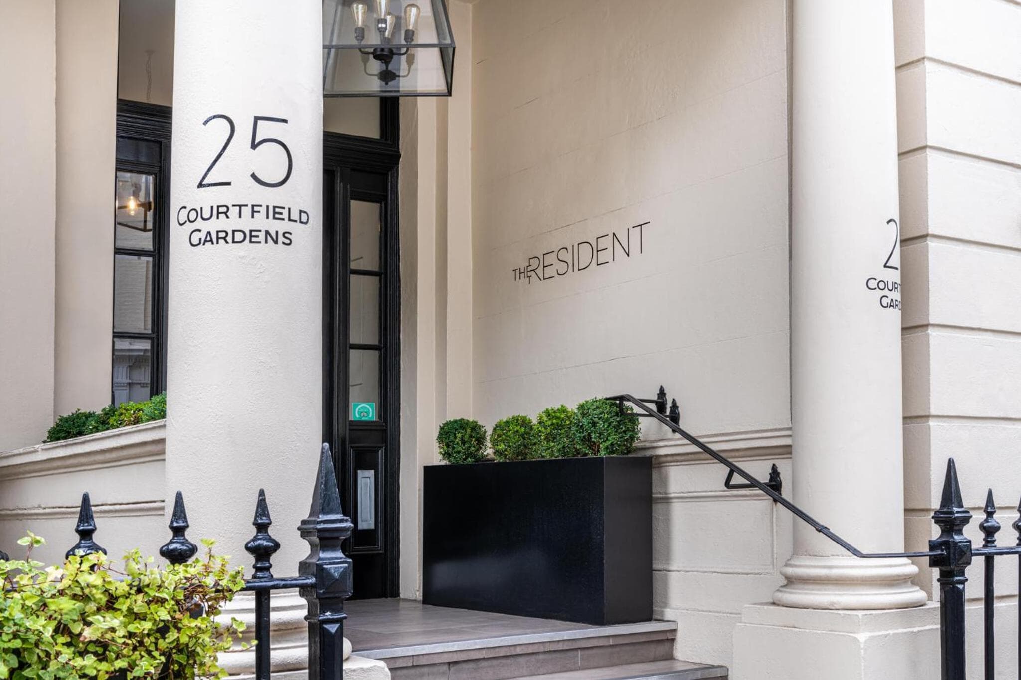 El residente Kensington — 12