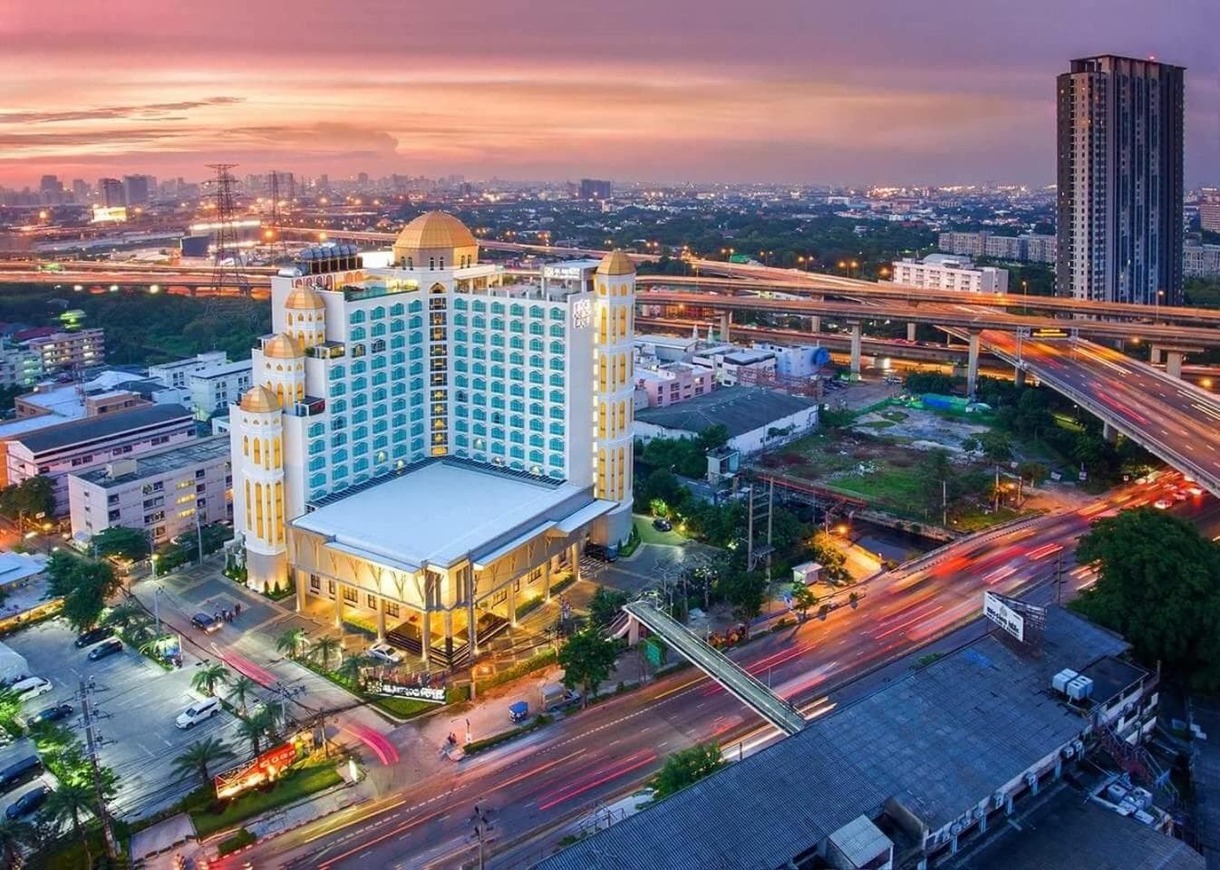 Al Meroz Hotel Bangkok - The Leading Halal Hotel — 1