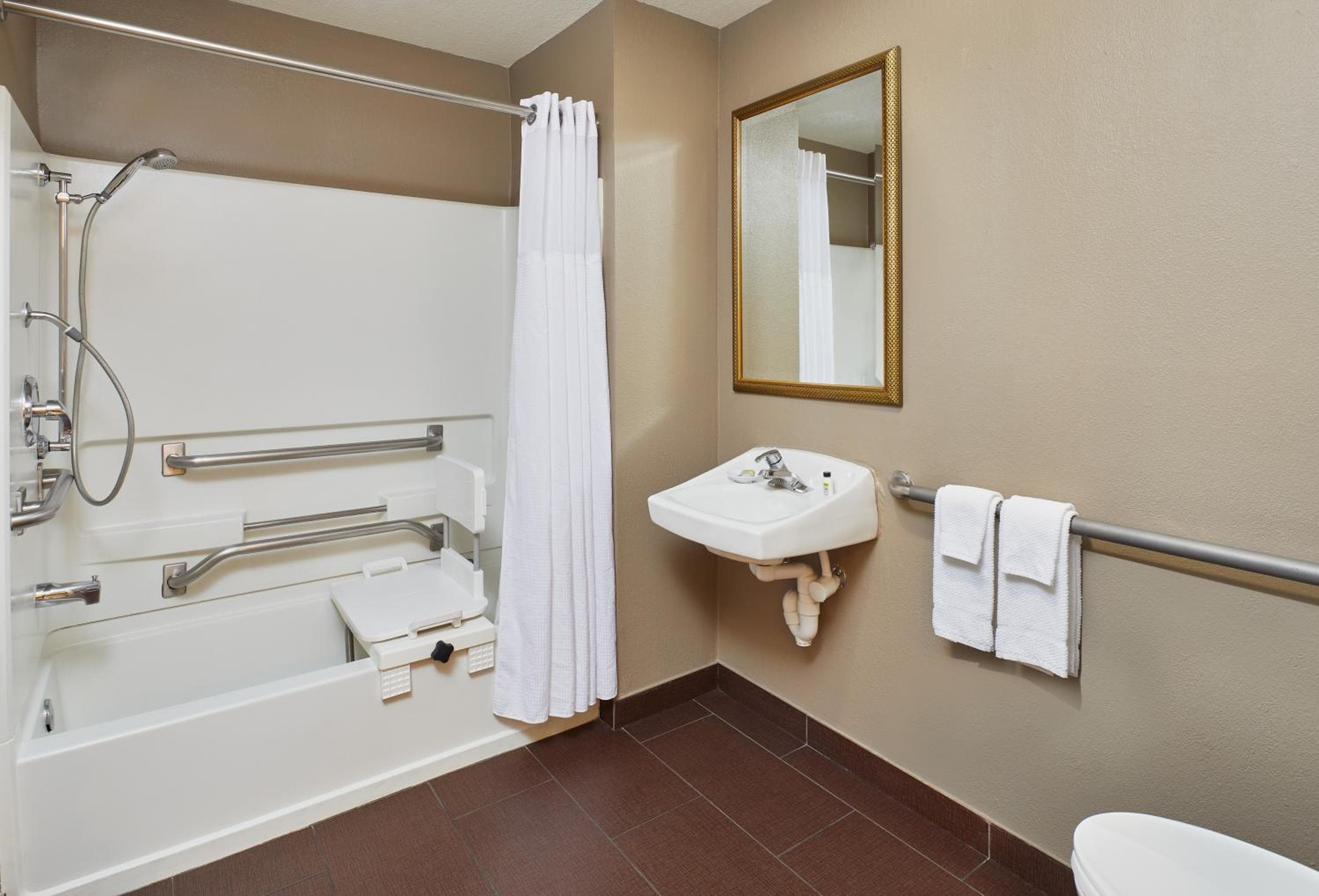 Staybridge Suites Orlando South by IHG — 12