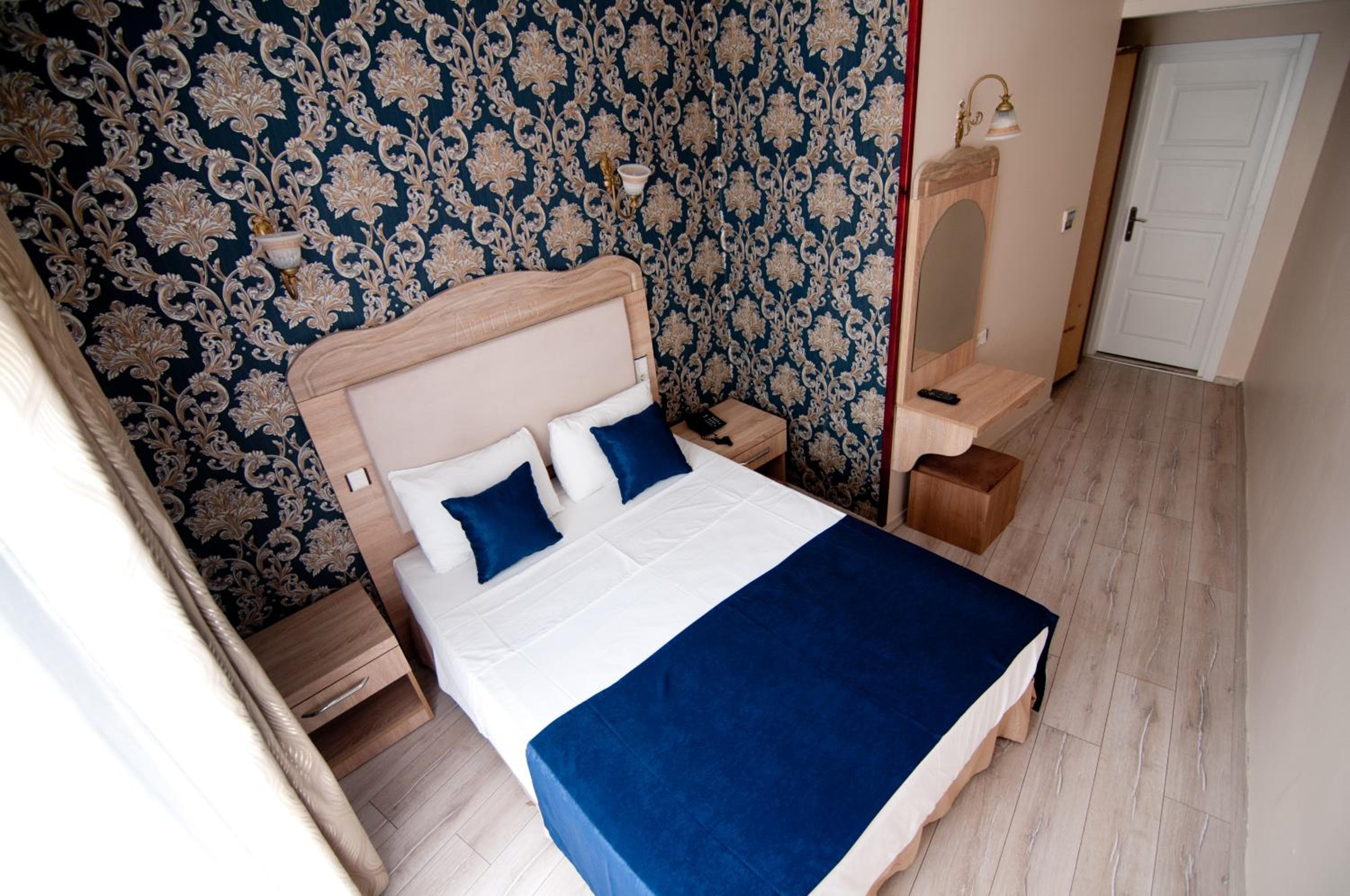 Artefes Hotel Ciudad Vieja — 5