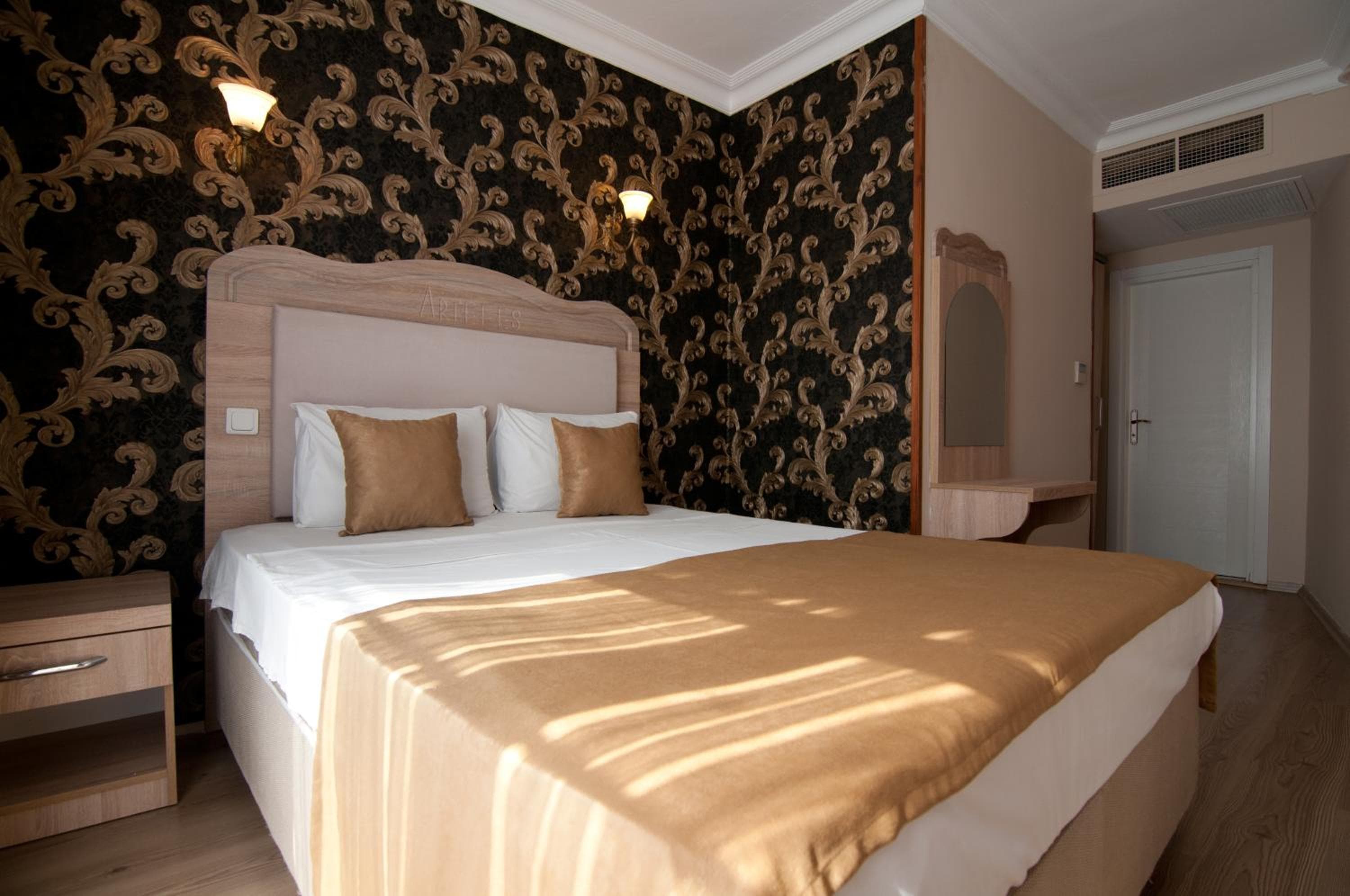 Artefes Hotel Ciudad Vieja — 8