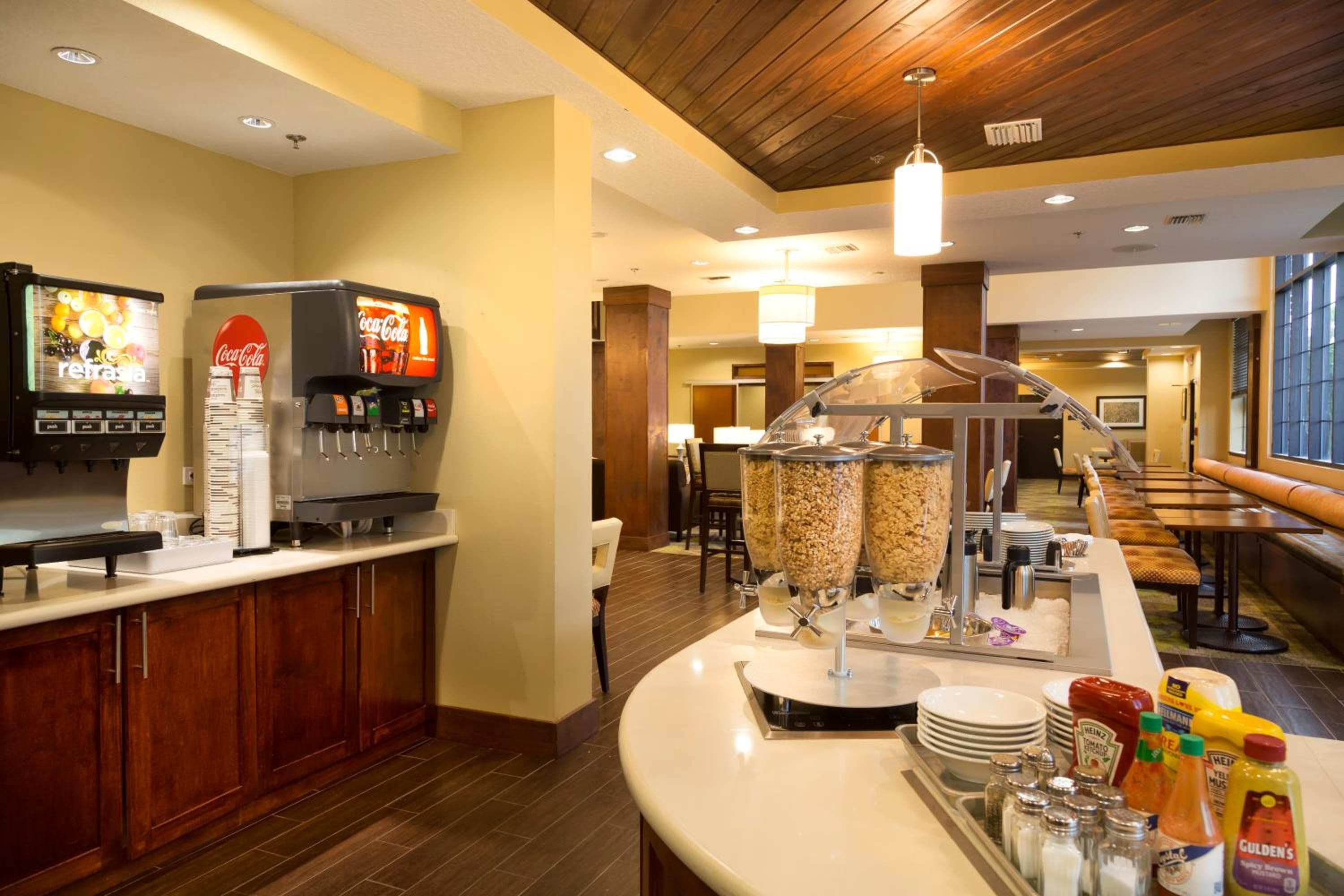 Staybridge Suites Orlando at SeaWorld by IHG - Free Breakfast & Shuttle to SeaWorld Parks — 10