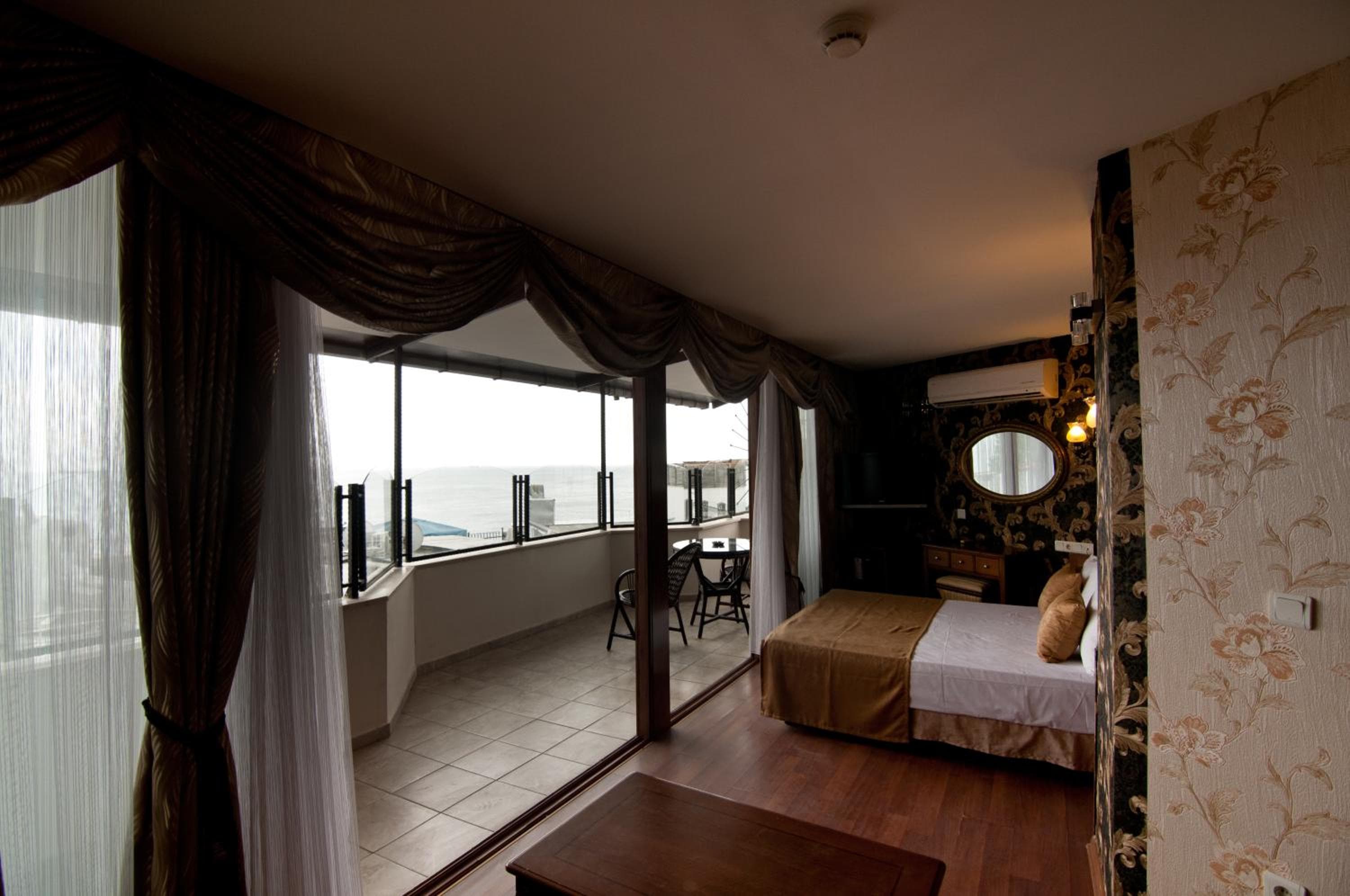 Artefes Hotel Ciudad Vieja — 23