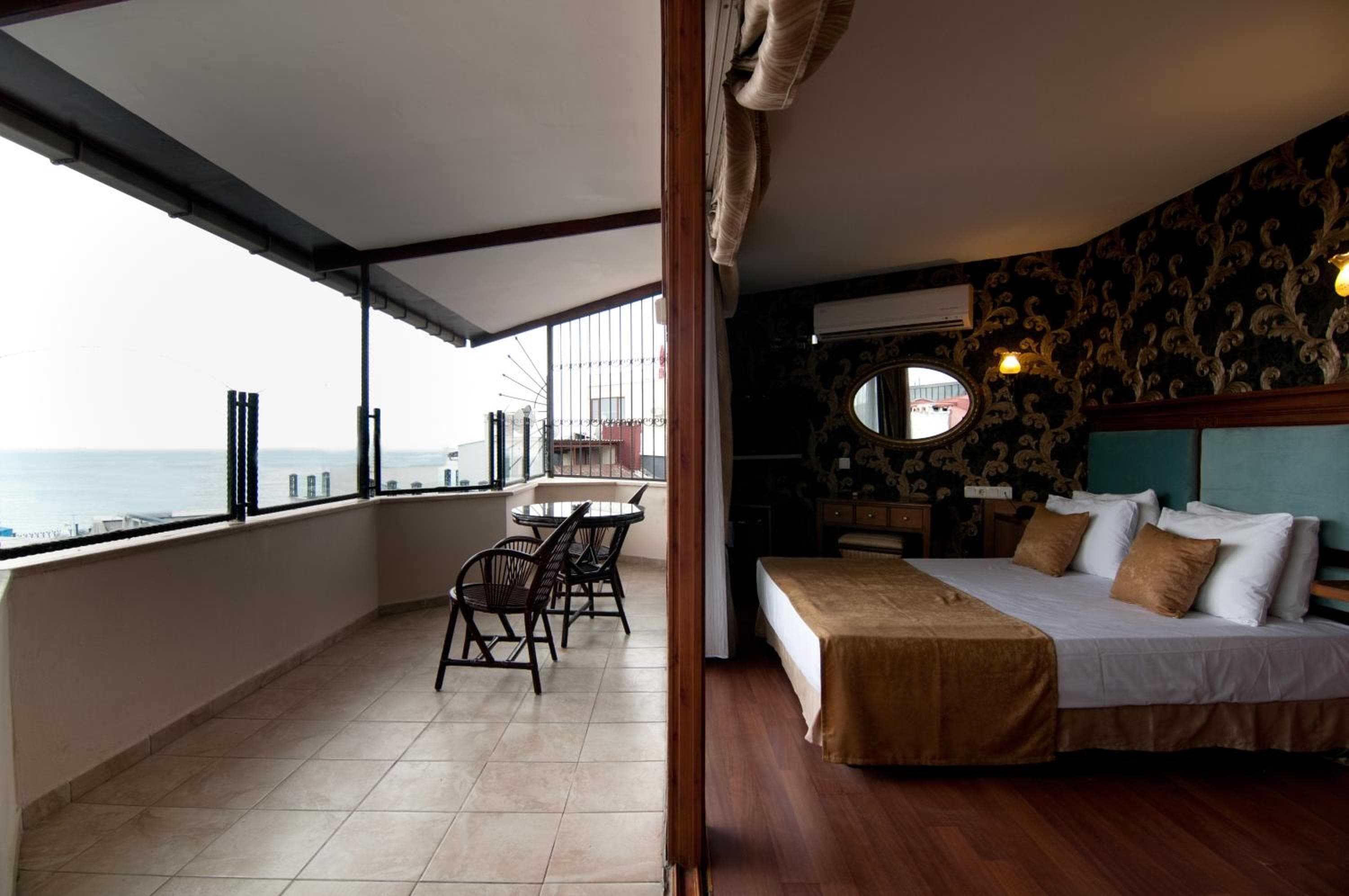 Artefes Hotel Ciudad Vieja — 29