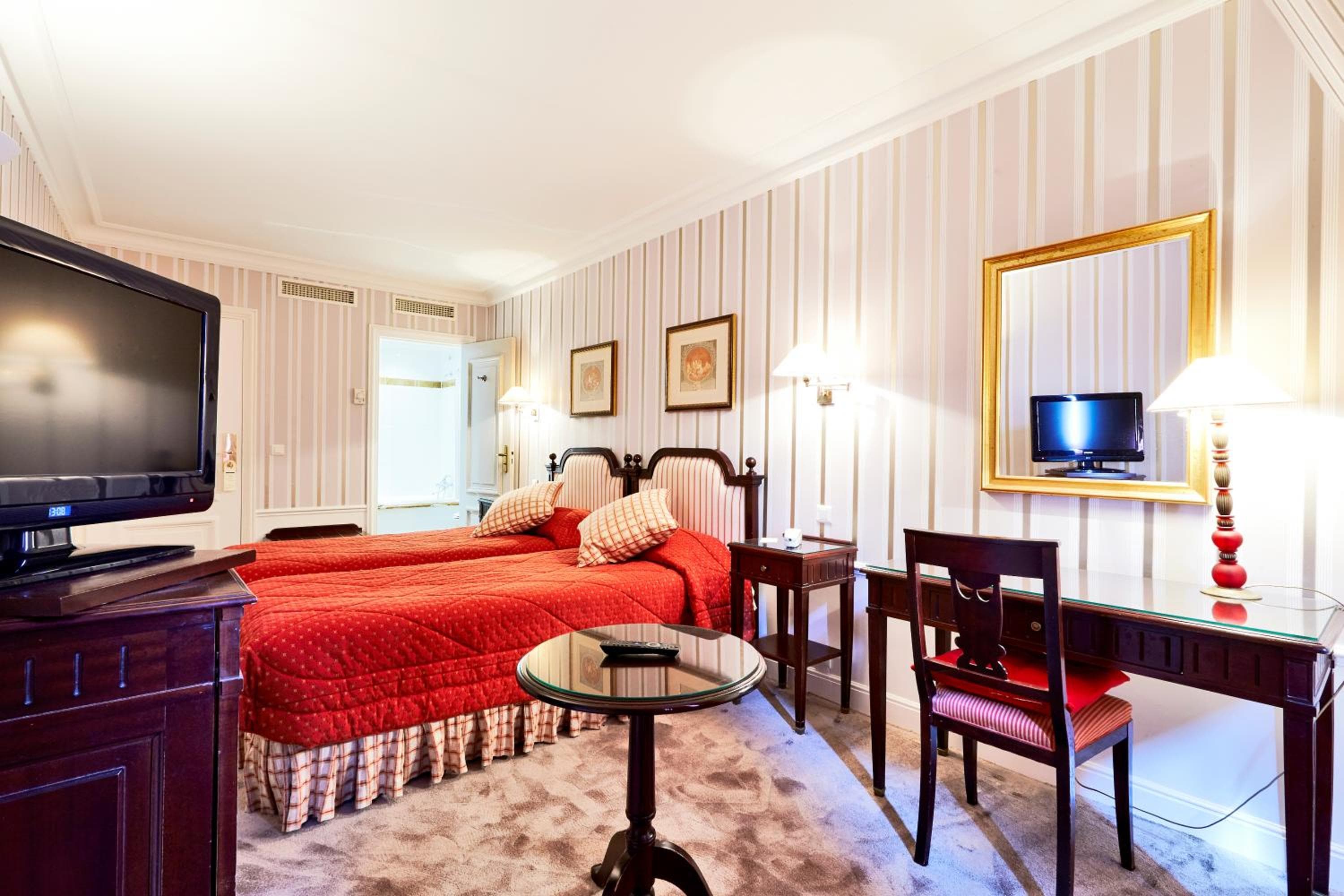 Golden Tulip Washington Opera — 30