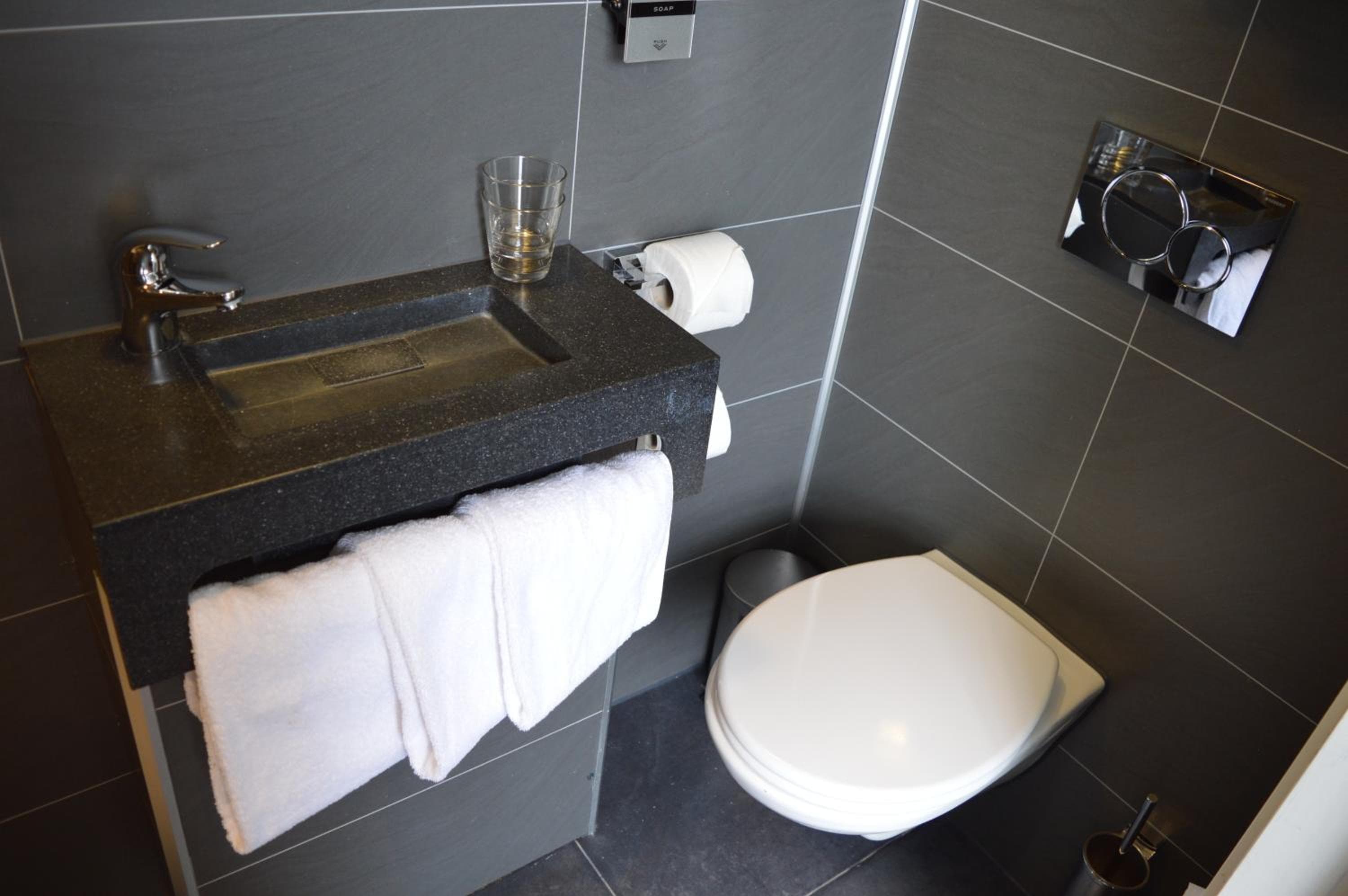 Biblioteca dell'Hotel Amsterdam — 10