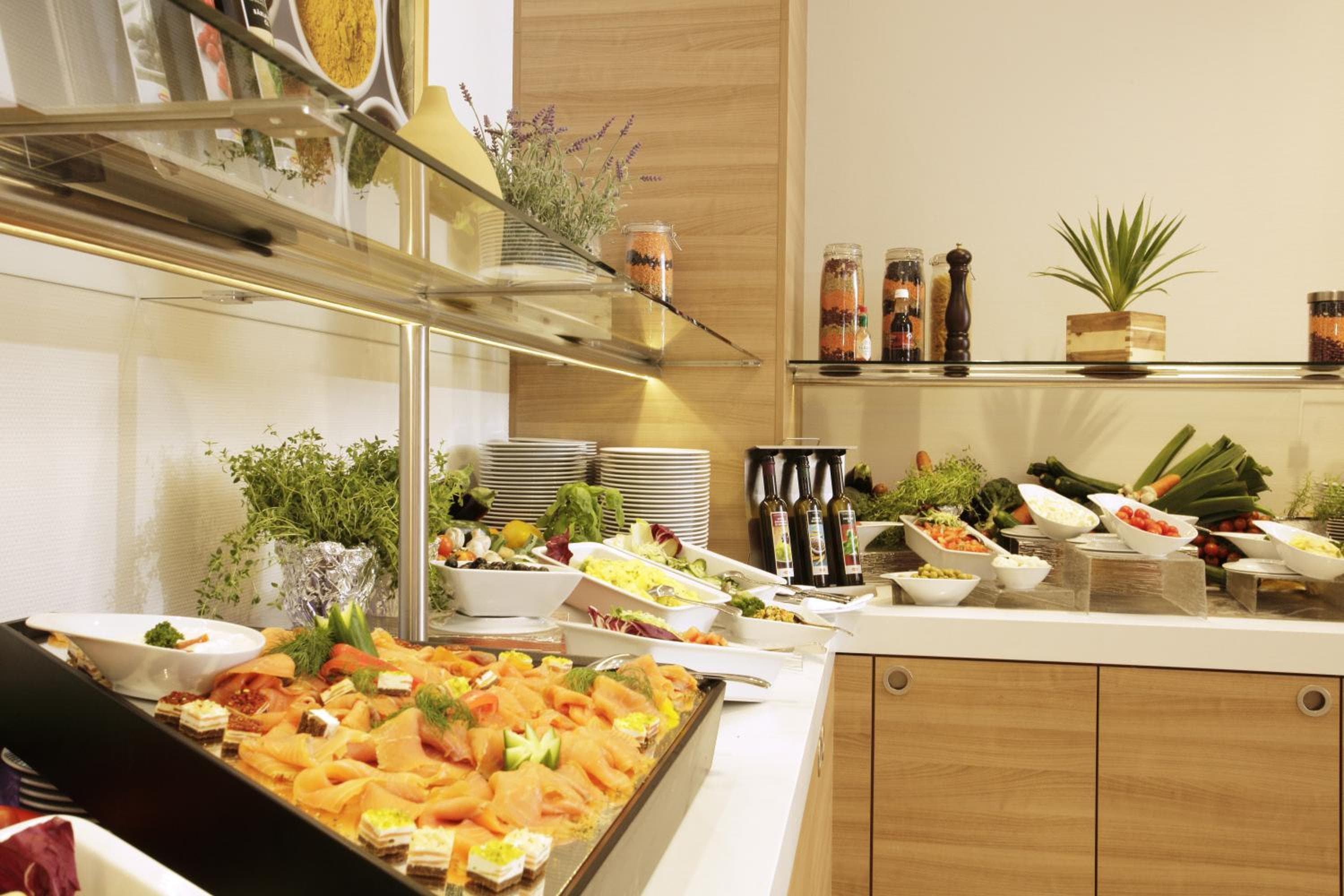 H4 Hotel Berlin Alexanderplatz hotel, Karl-Liebknecht-Strasse 32, Berlin, Germany — photo 11