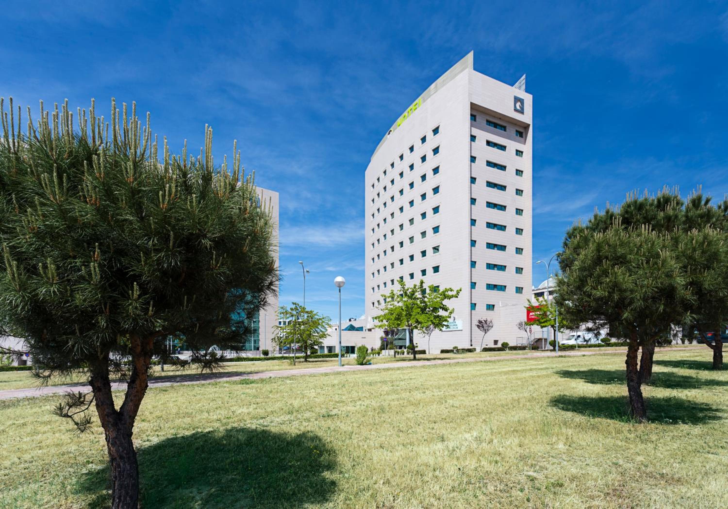 B&B HOTEL Madrid Aeropuerto T4 — 2
