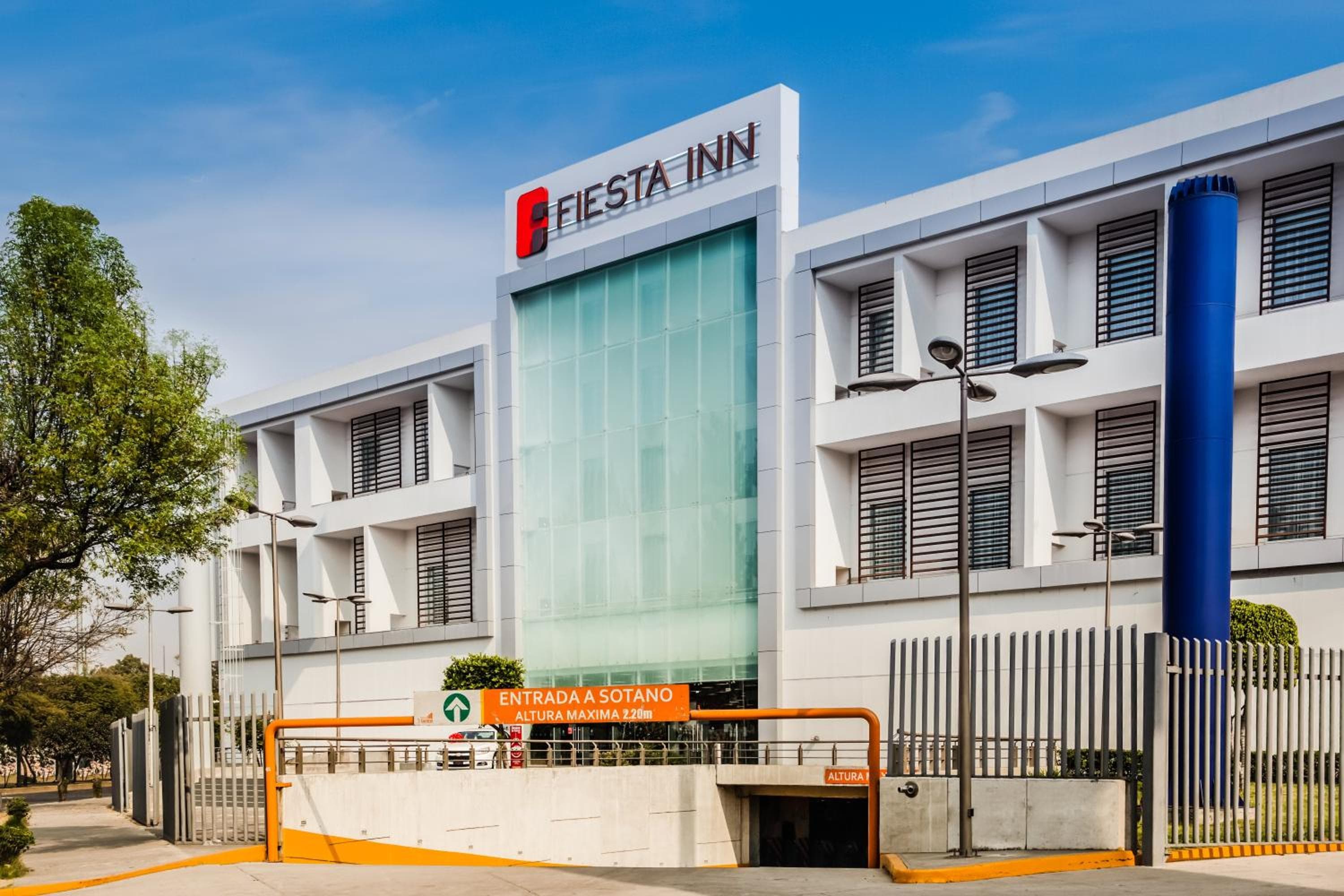 Fiesta Inn Plaza Central Aeropuerto — 6